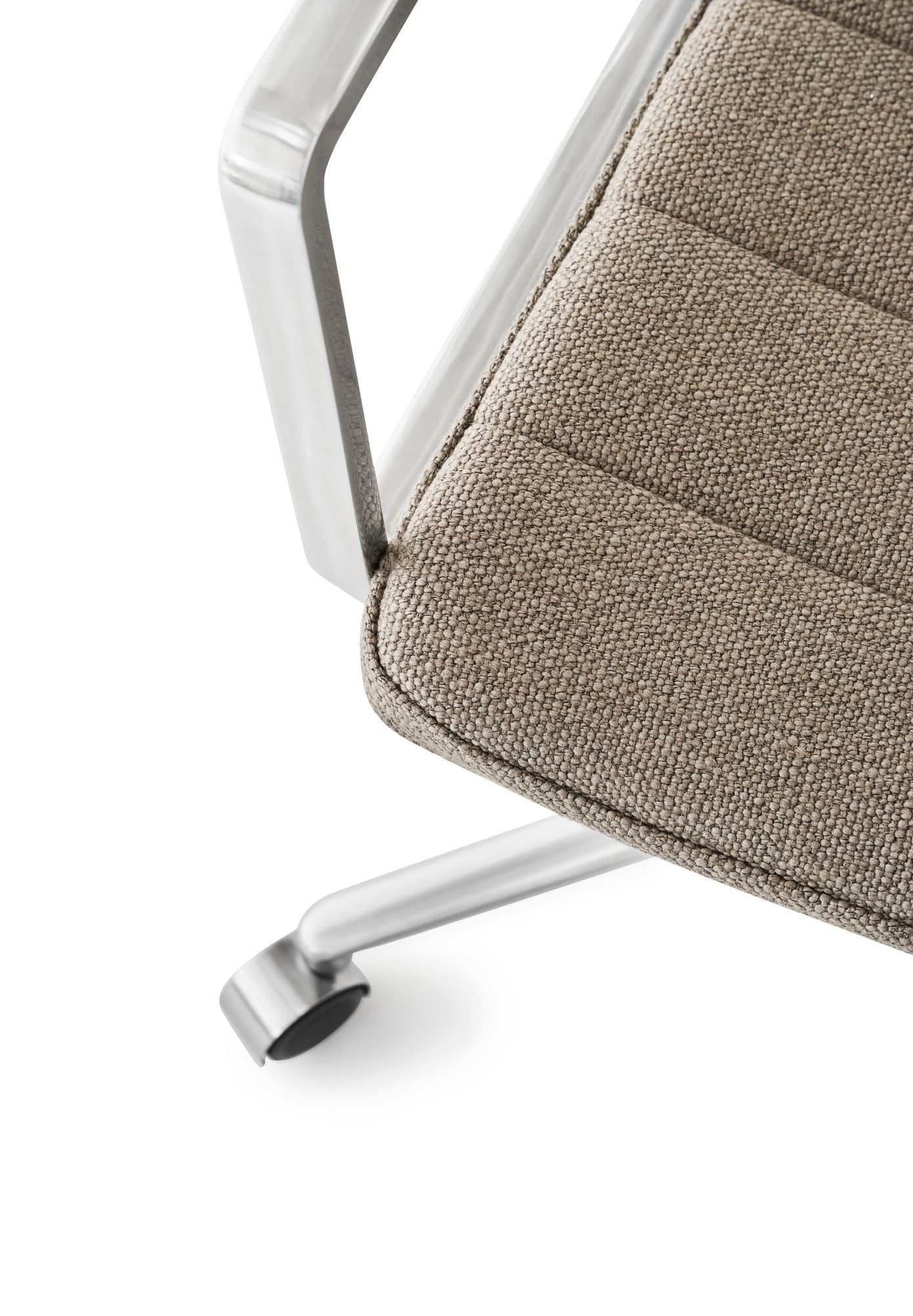 Bureau stoel 452 zandkleurige stof met metalen basis