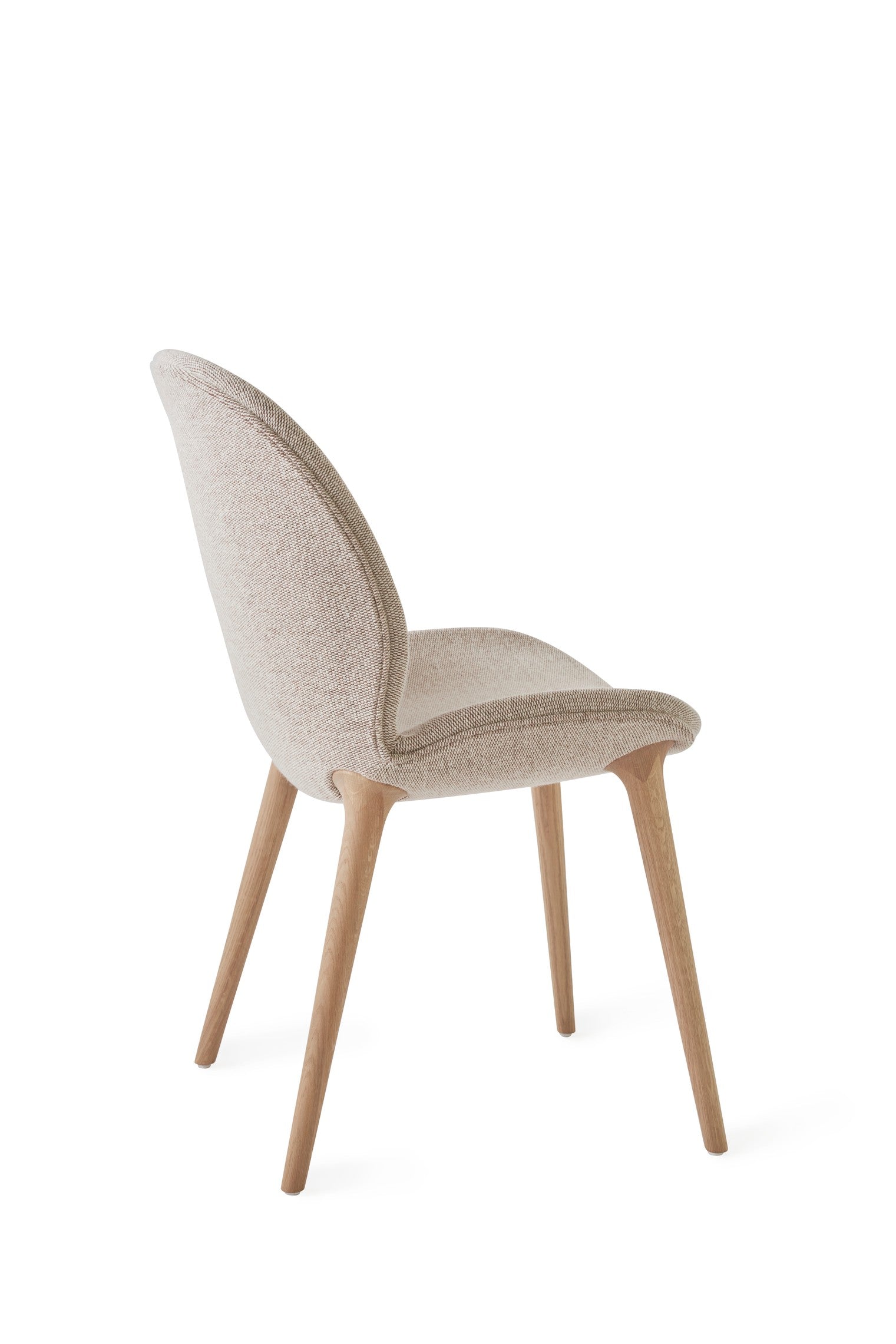 Stoel LODGE beige met een lichte eiken basis