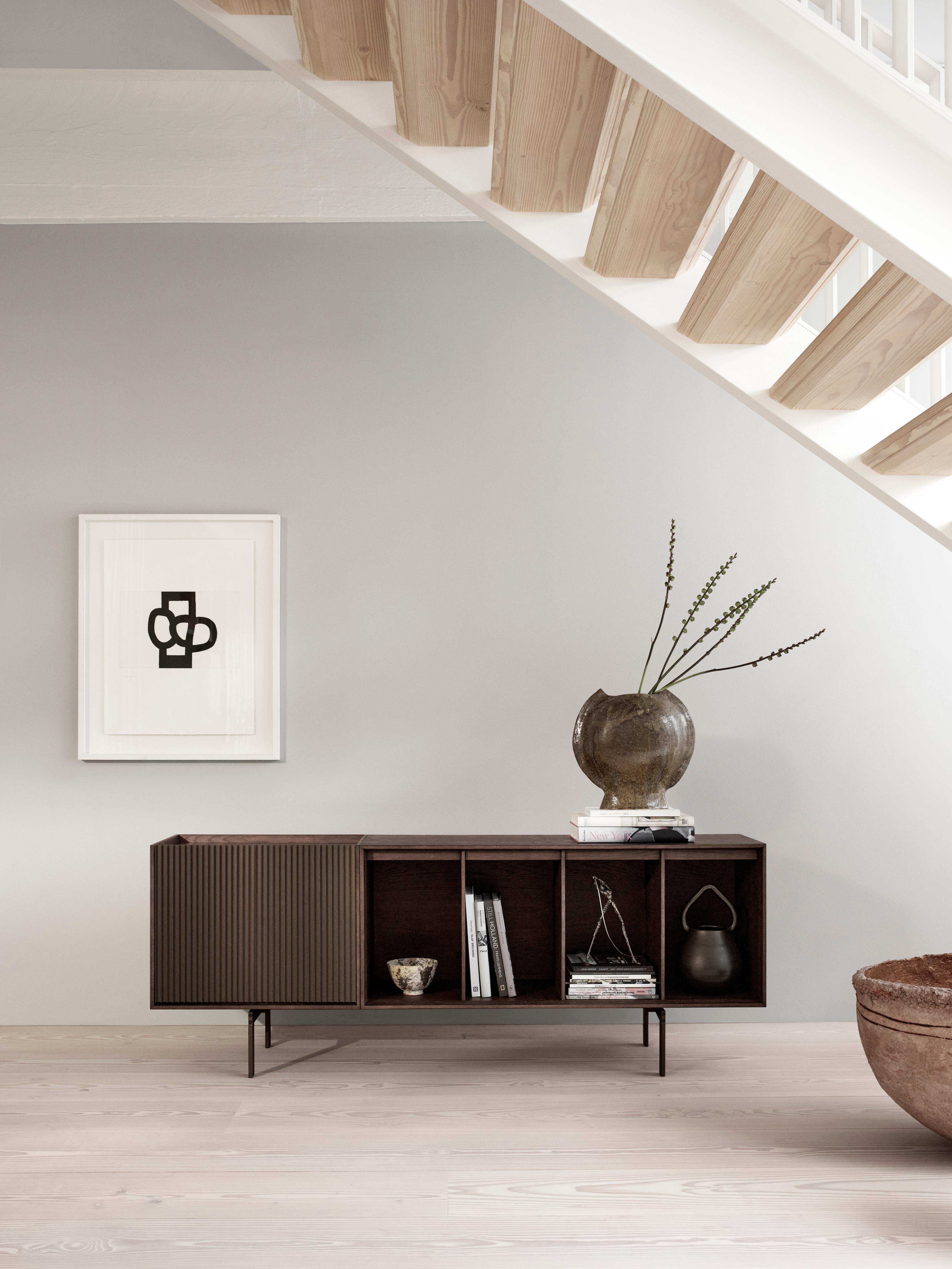 Komoda H1 ciemny dębowy fornir z szarym marmurem