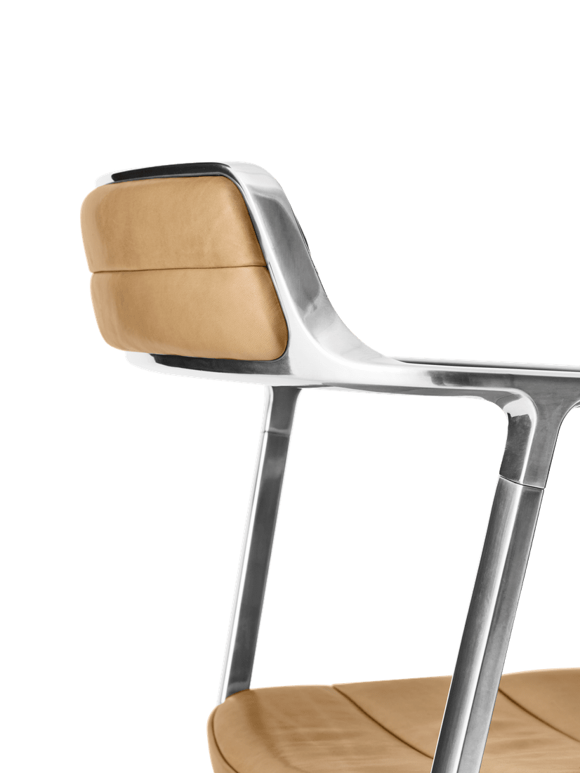 Stoel 451 karamel leer met metalen basis