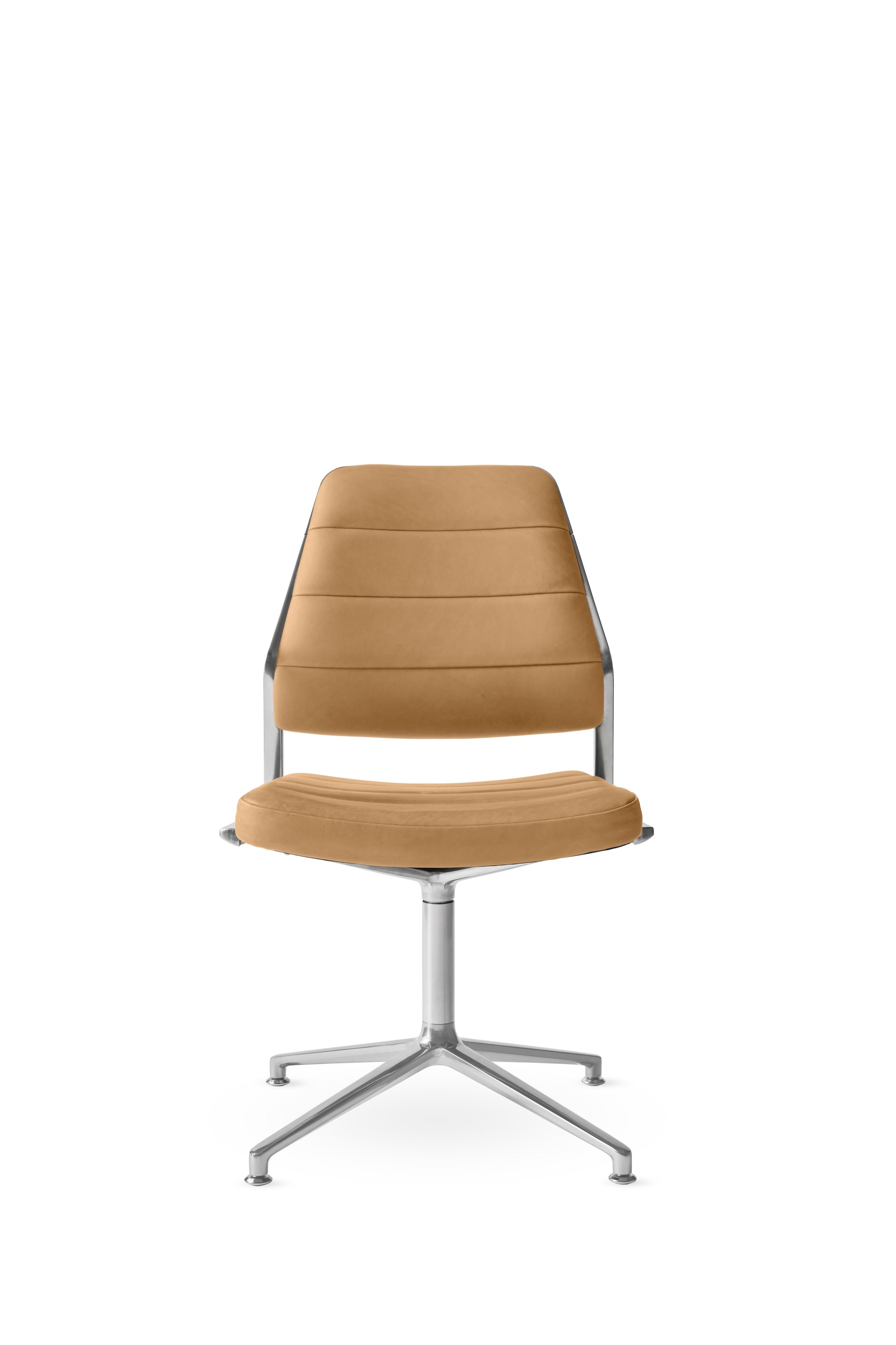 Bureau stoel 454 in karamelkleurig leer met een metalen basis