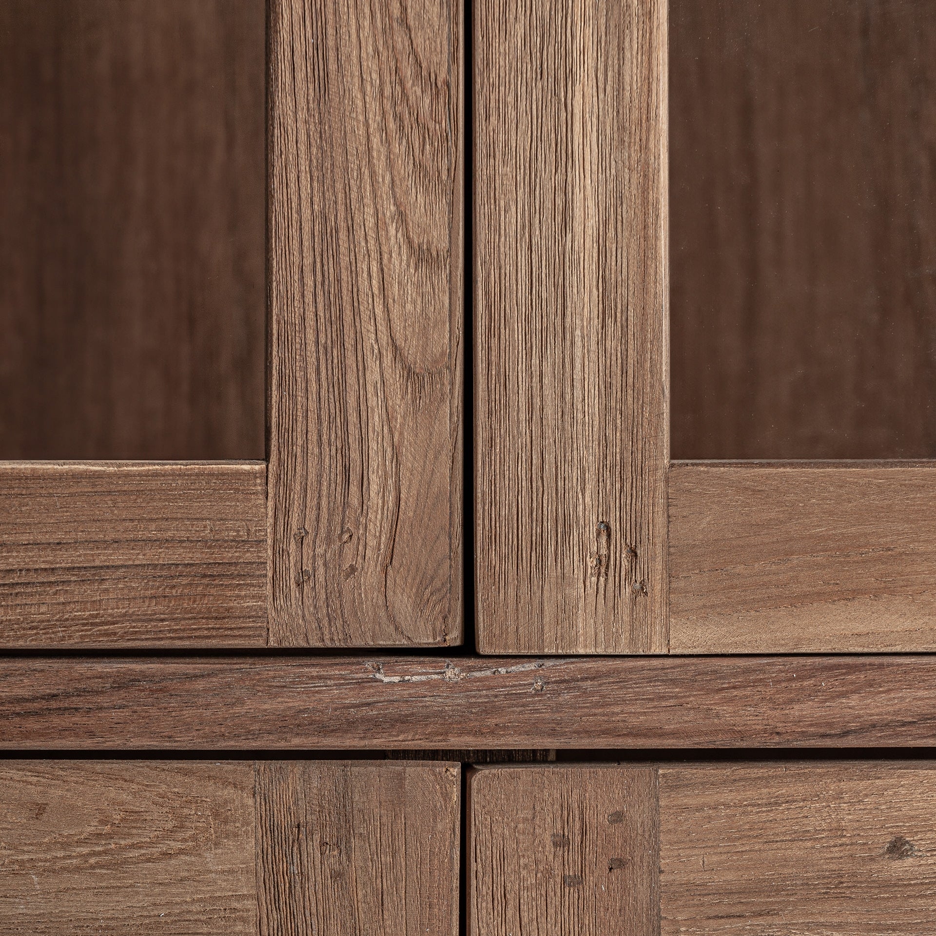 Witryna HELMOND gerecycled hout