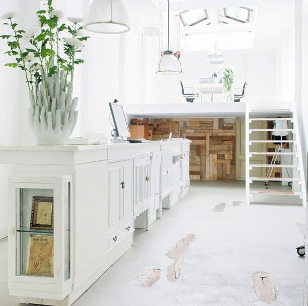 Wazon CORAL 50-TULIPS biały Pols Potten Eye on Design