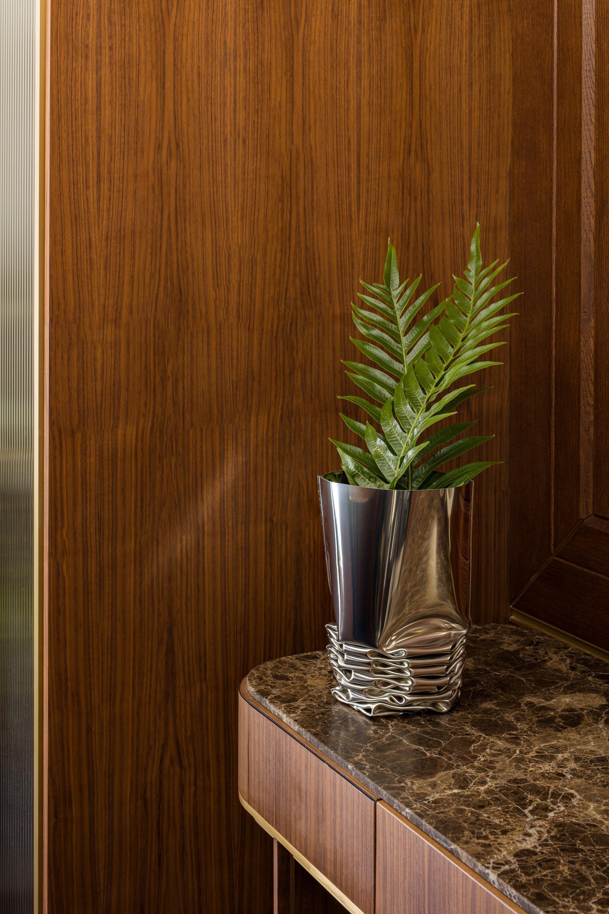 Wazon CRASH inox Zieta Studio Eye on Design