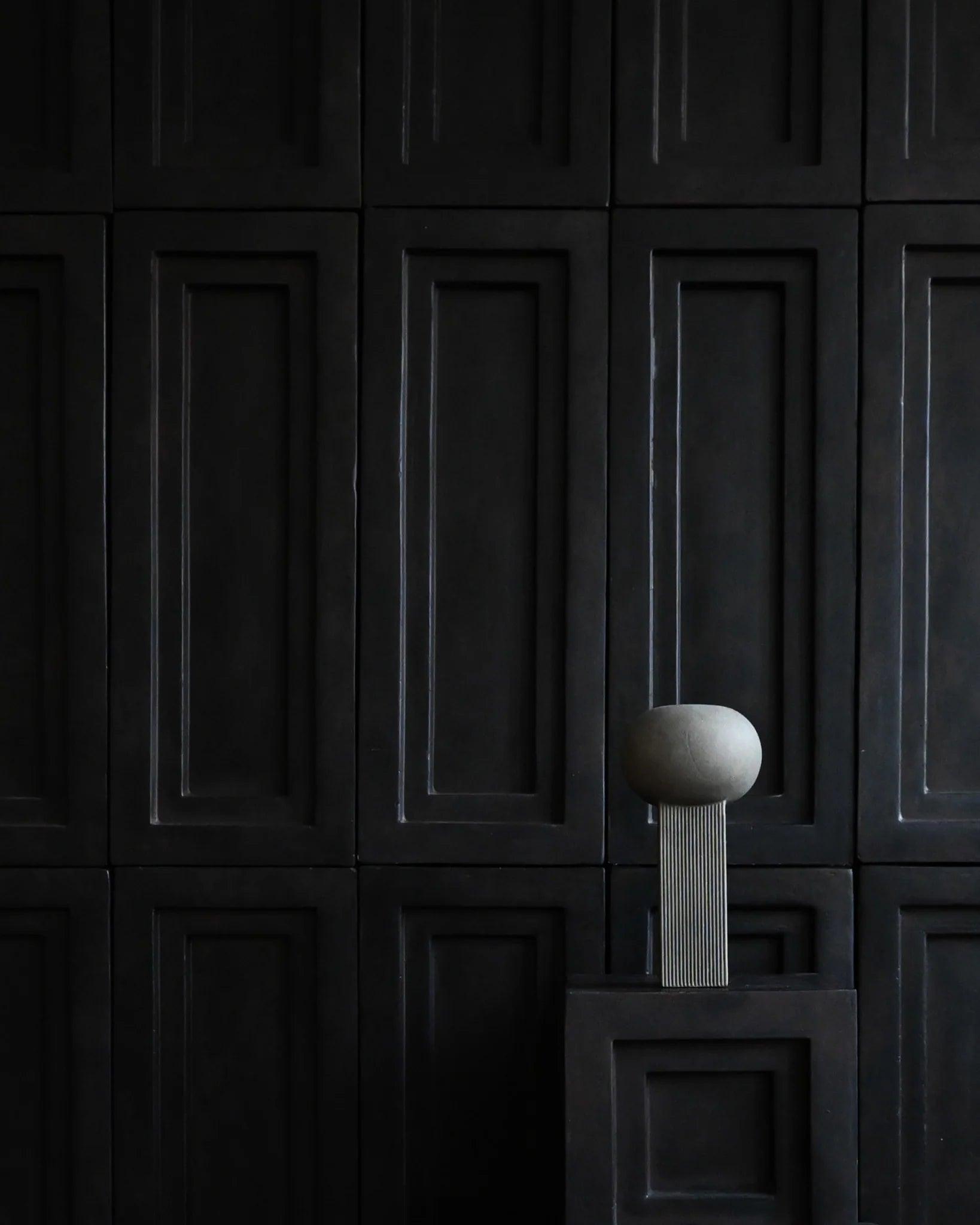 Wazon EMPIRE ciemnoszary 101 Copenhagen Eye on Design