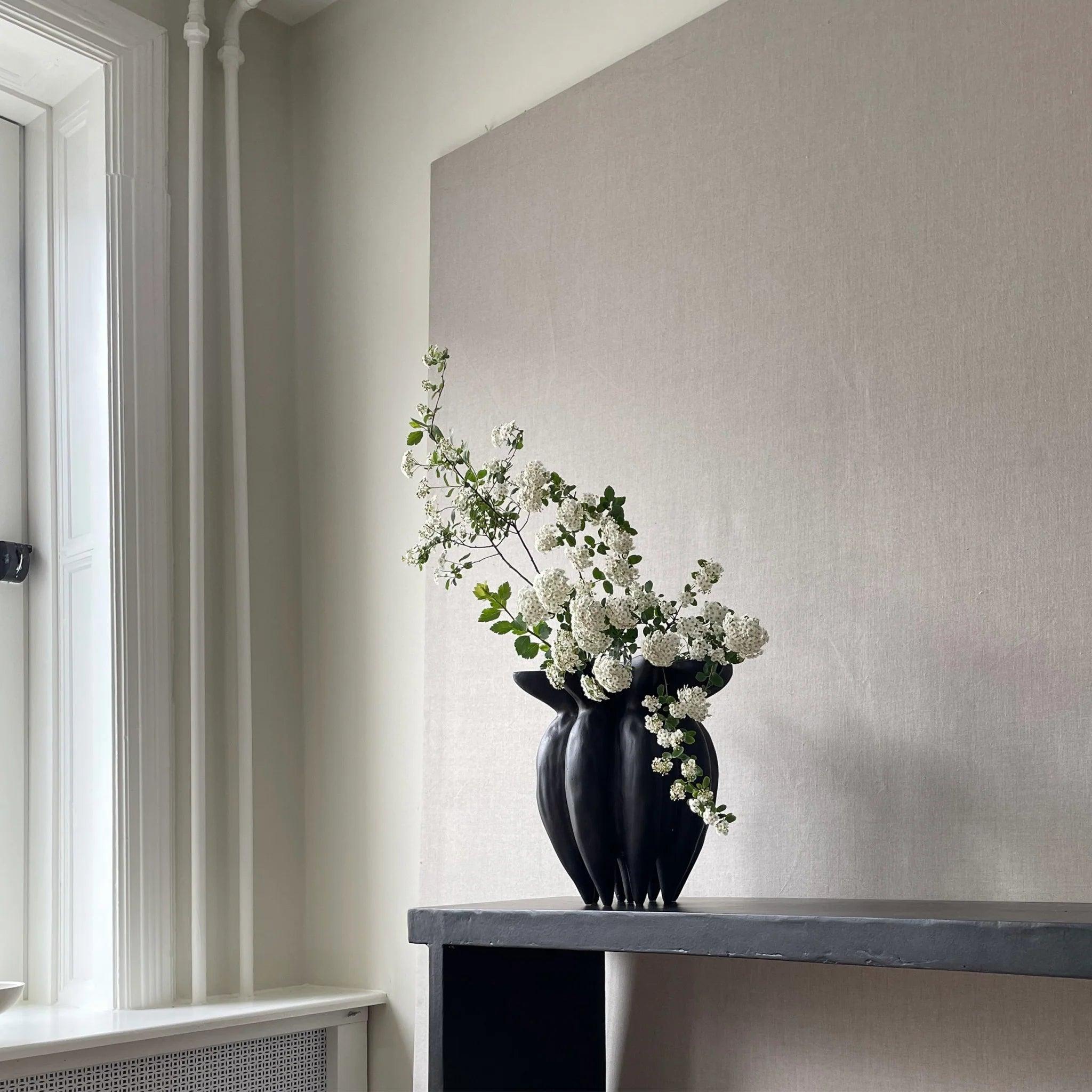 Wazon LOTUS ciemnobrązowy 101 Copenhagen Eye on Design