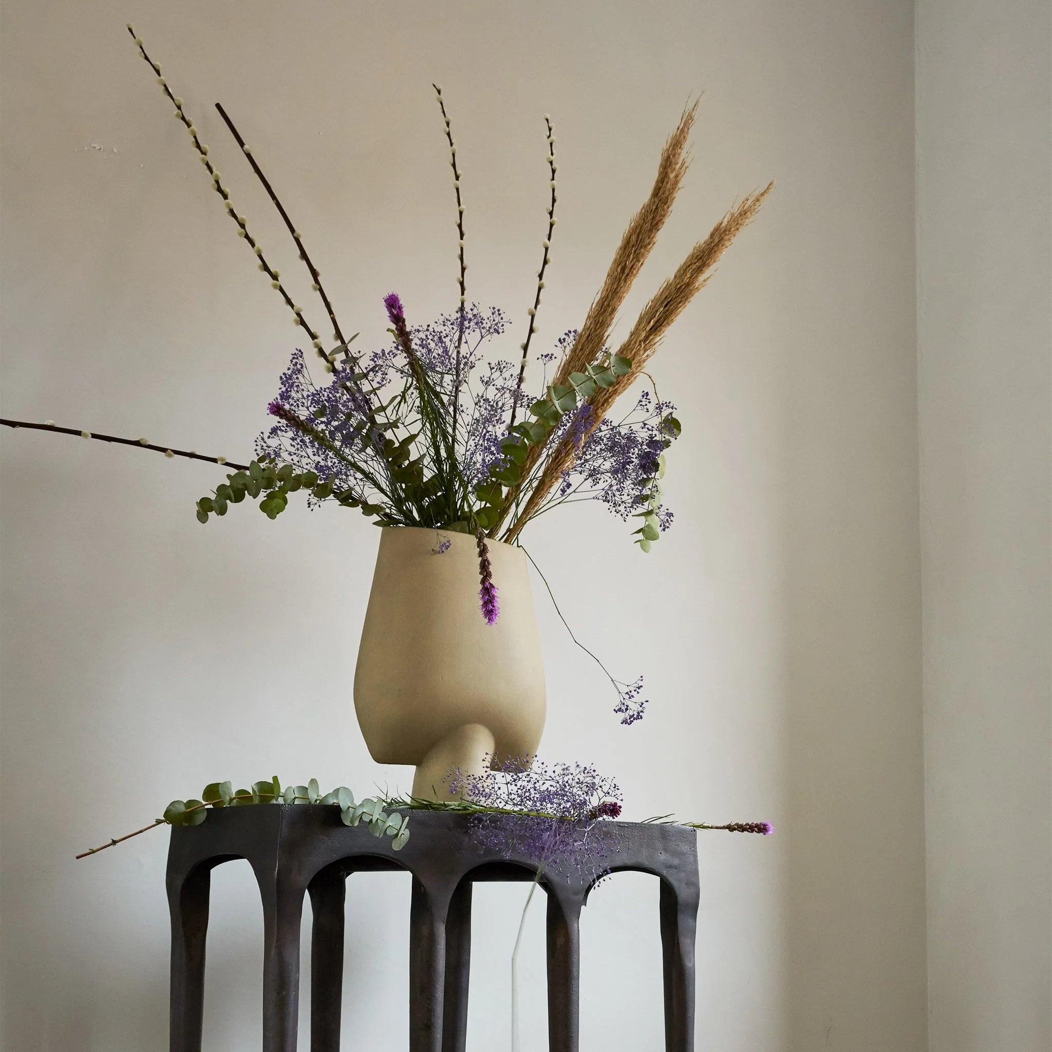 Wazon SPHERE SQUARE piaskowy 101 Copenhagen Eye on Design