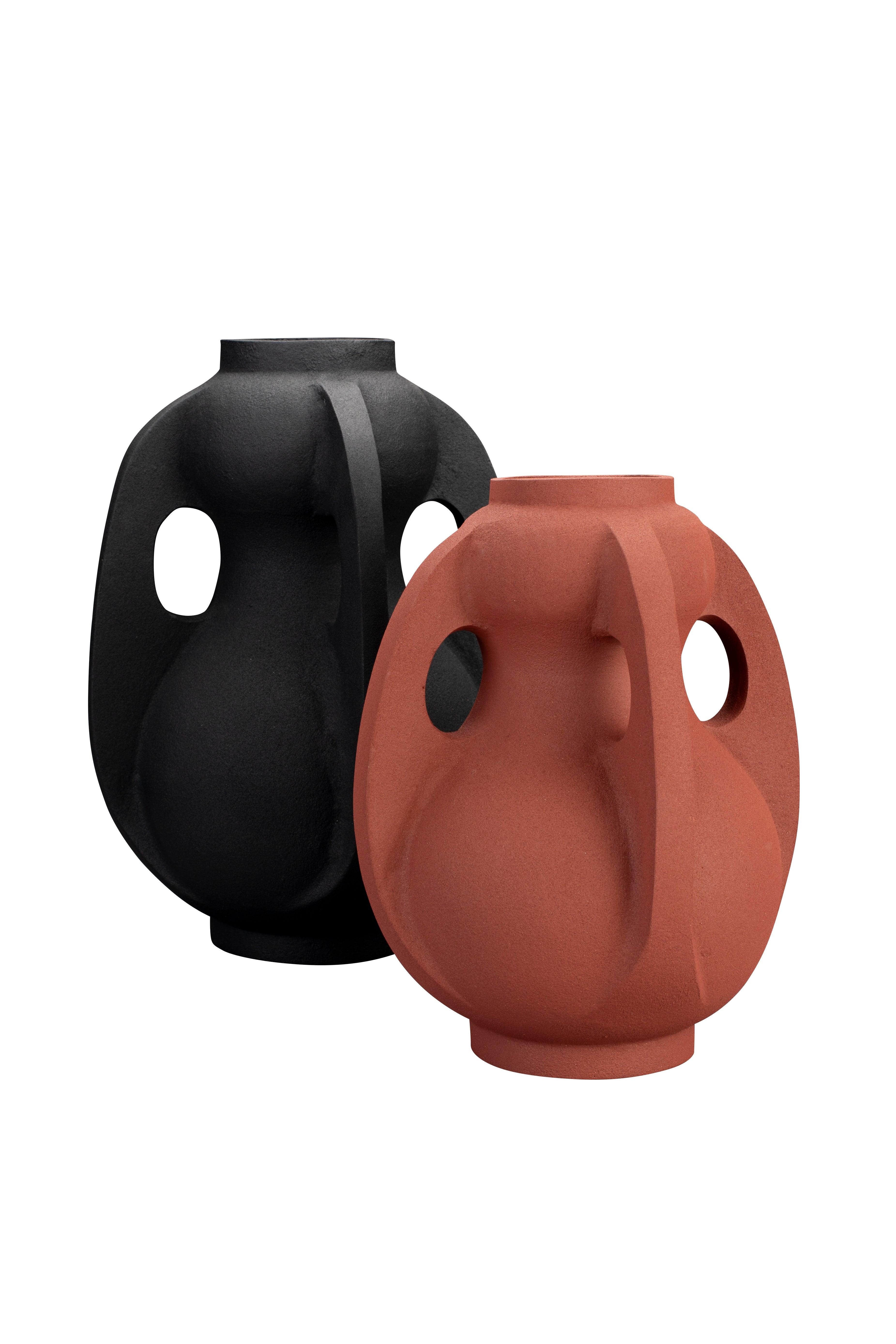 Thiago Vase L Black Dutchbone Eye on Design
