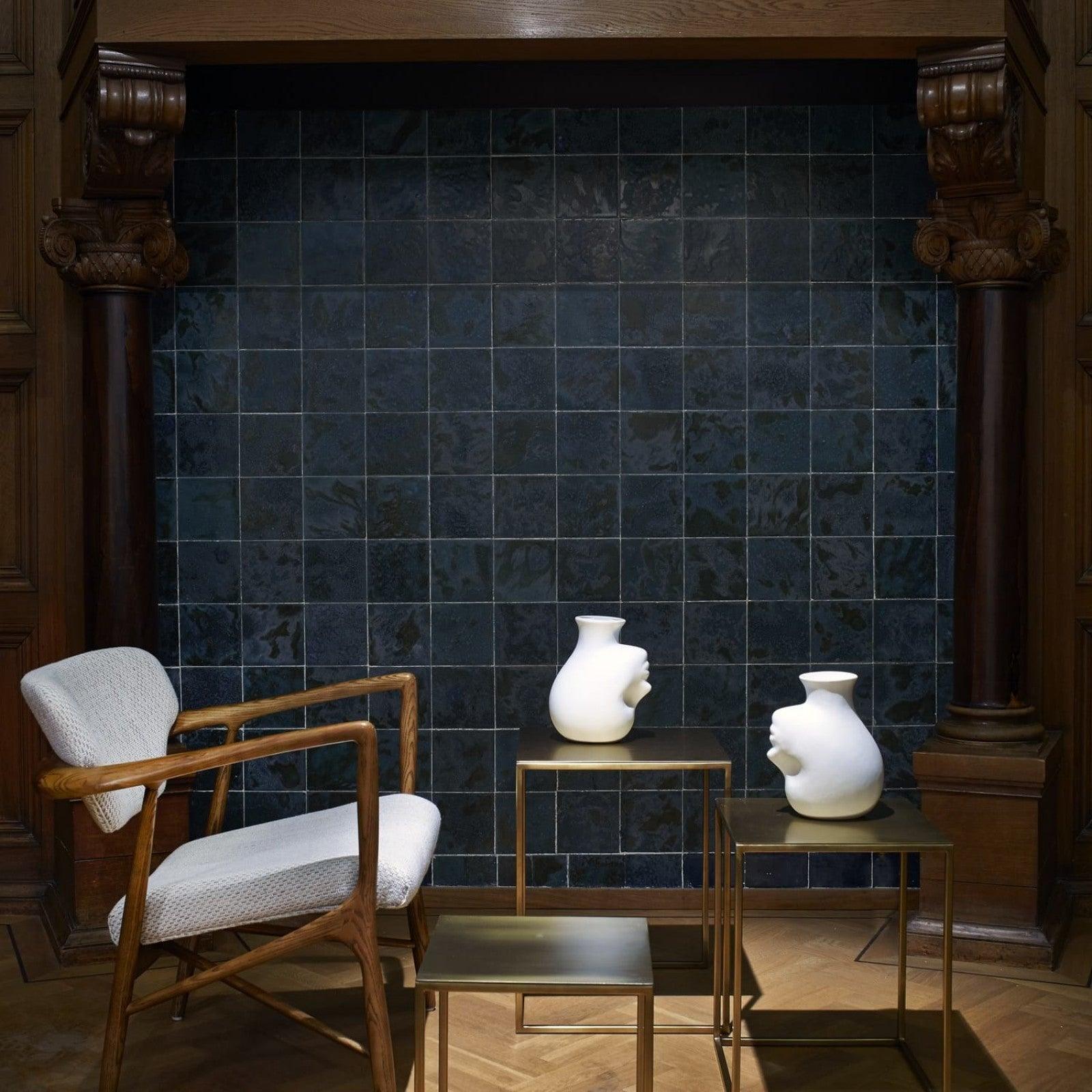 Wazon UPSIDE-DOWN HEAD biały Pols Potten Eye on Design