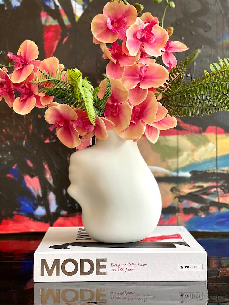 Wazon UPSIDE-DOWN HEAD biały Pols Potten Eye on Design