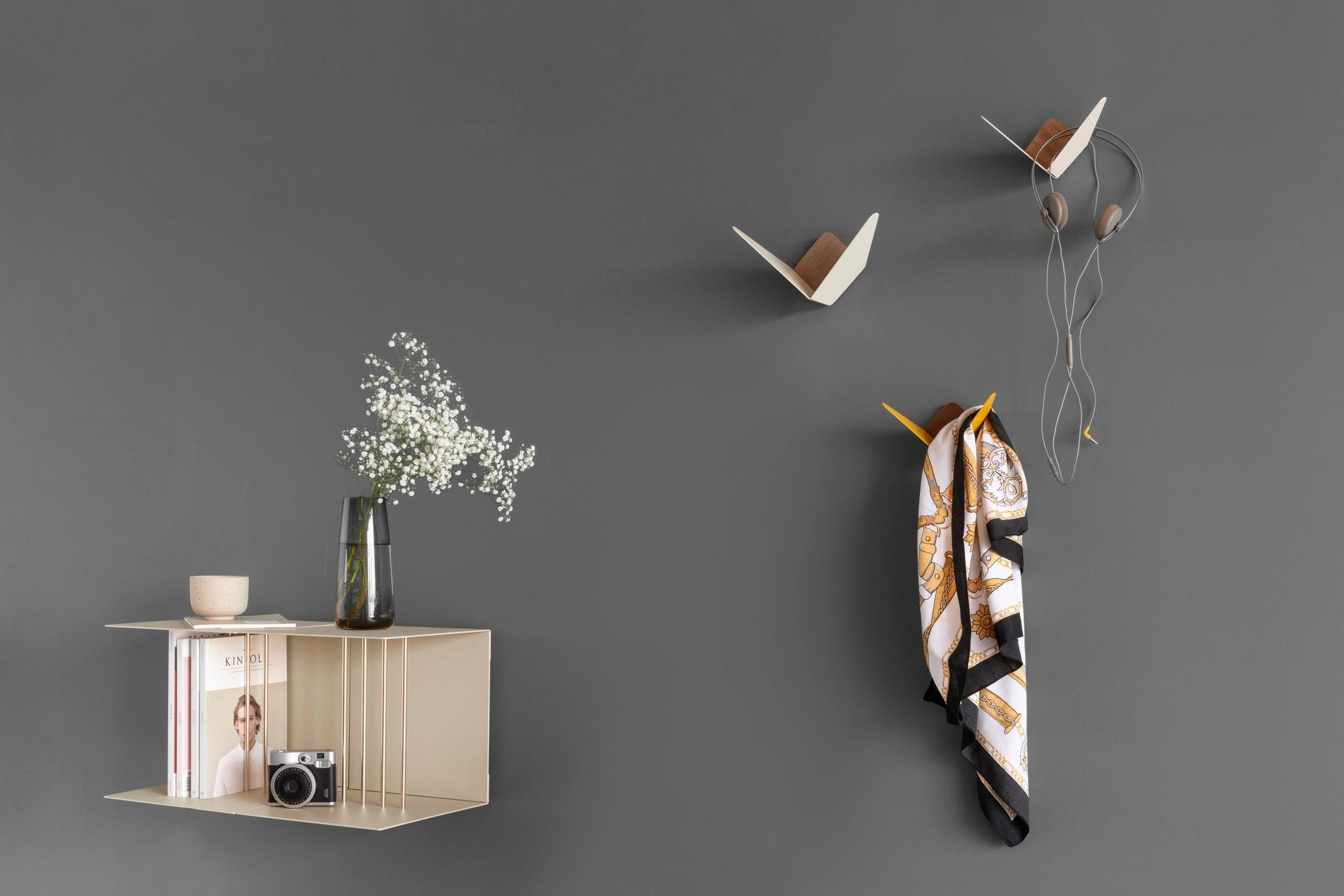 Wieszak BUTTERFLIES perłowy UMAGE Eye on Design