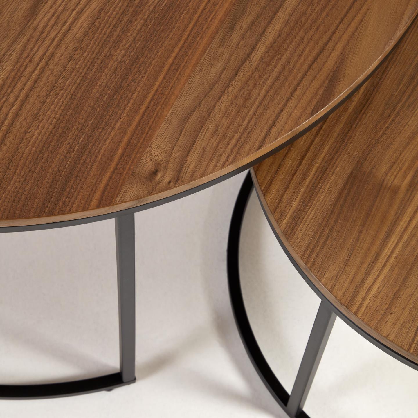 Zestaw okrągłych stolików bocznych YOANA fornir orzechowy z czarną podstawą La Forma Eye on Design