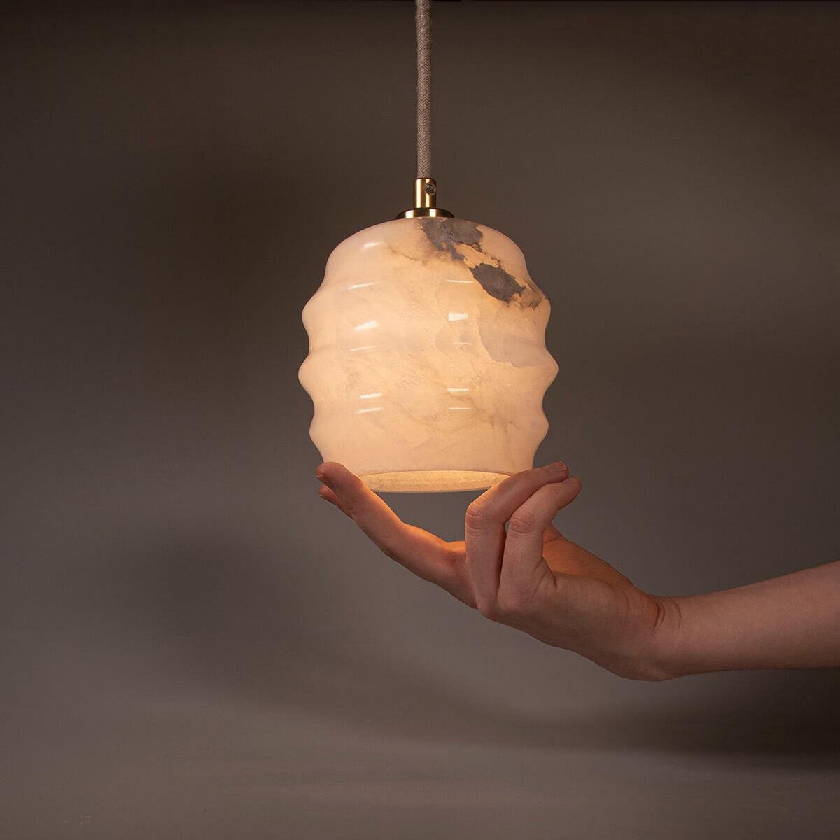 Żyrandol alabastrowy KALLIOPE nikiel Embassy Interiors Eye on Design