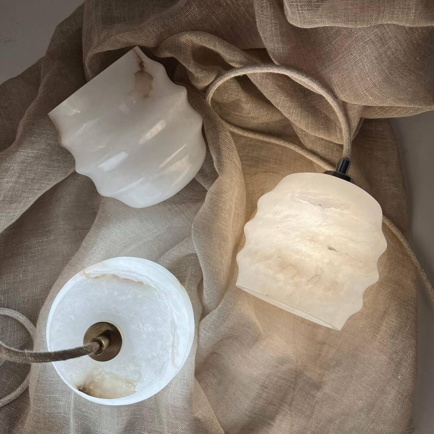 Żyrandol alabastrowy KALLIOPE nikiel Embassy Interiors Eye on Design