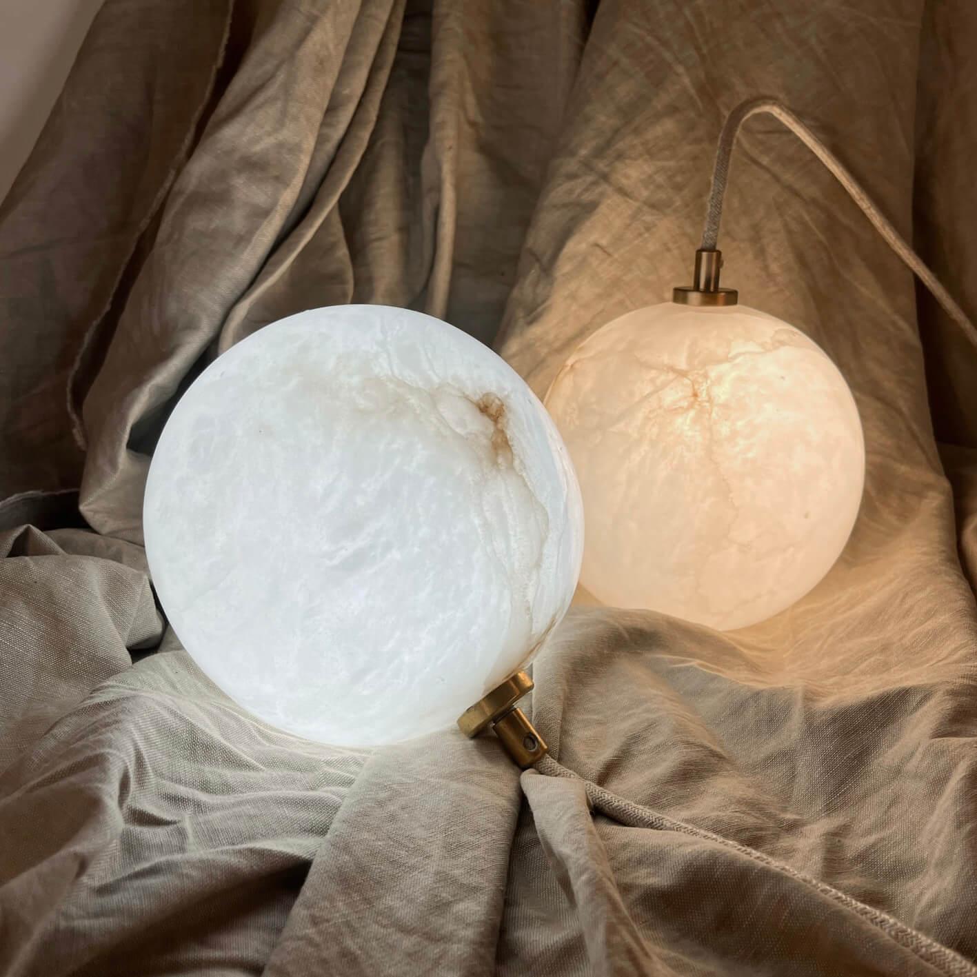 Żyrandol alabastrowy SELENE nikiel Embassy Interiors Eye on Design