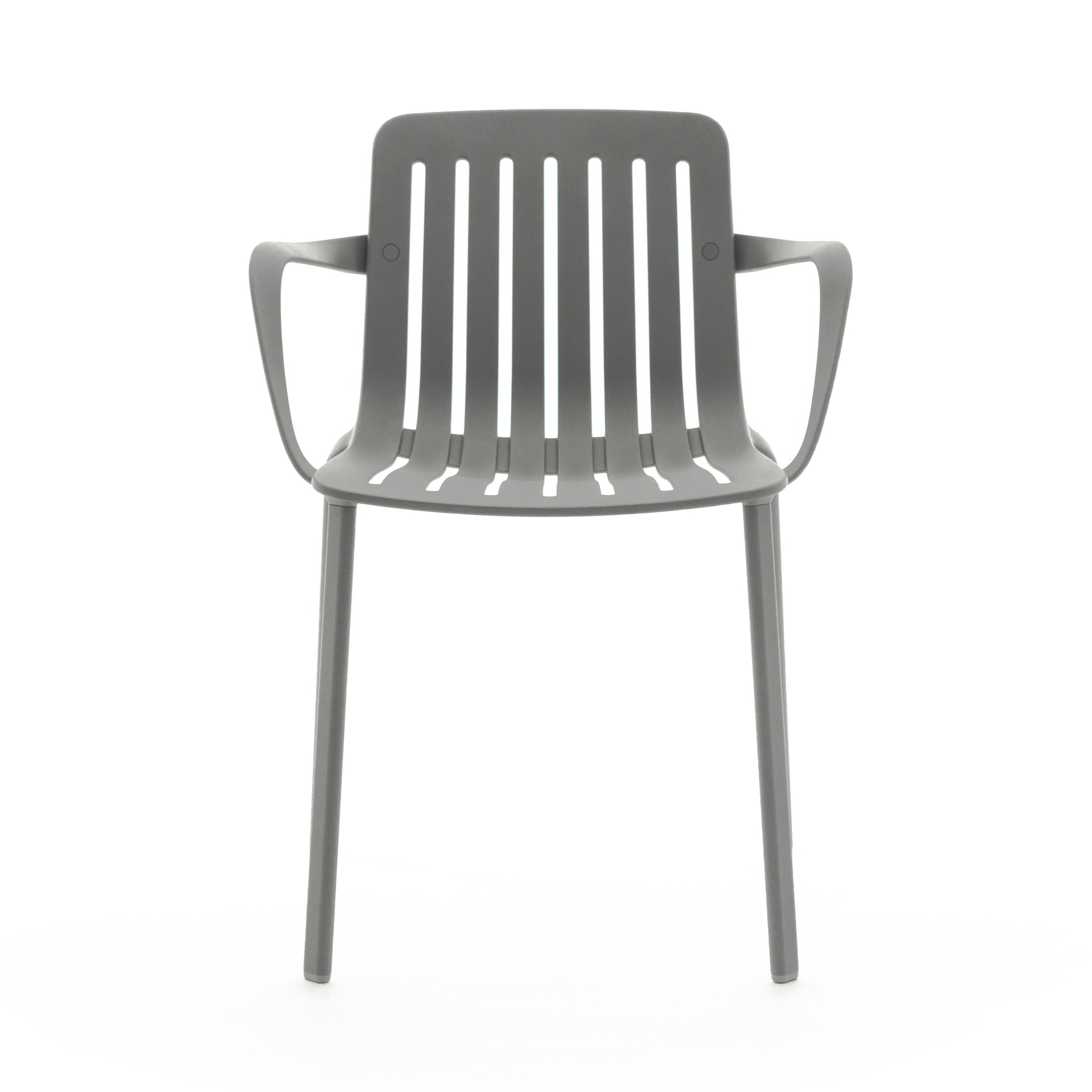 Krzesło zewnętrzne z podłokietnikami PLATO szary Magis Eye on Design