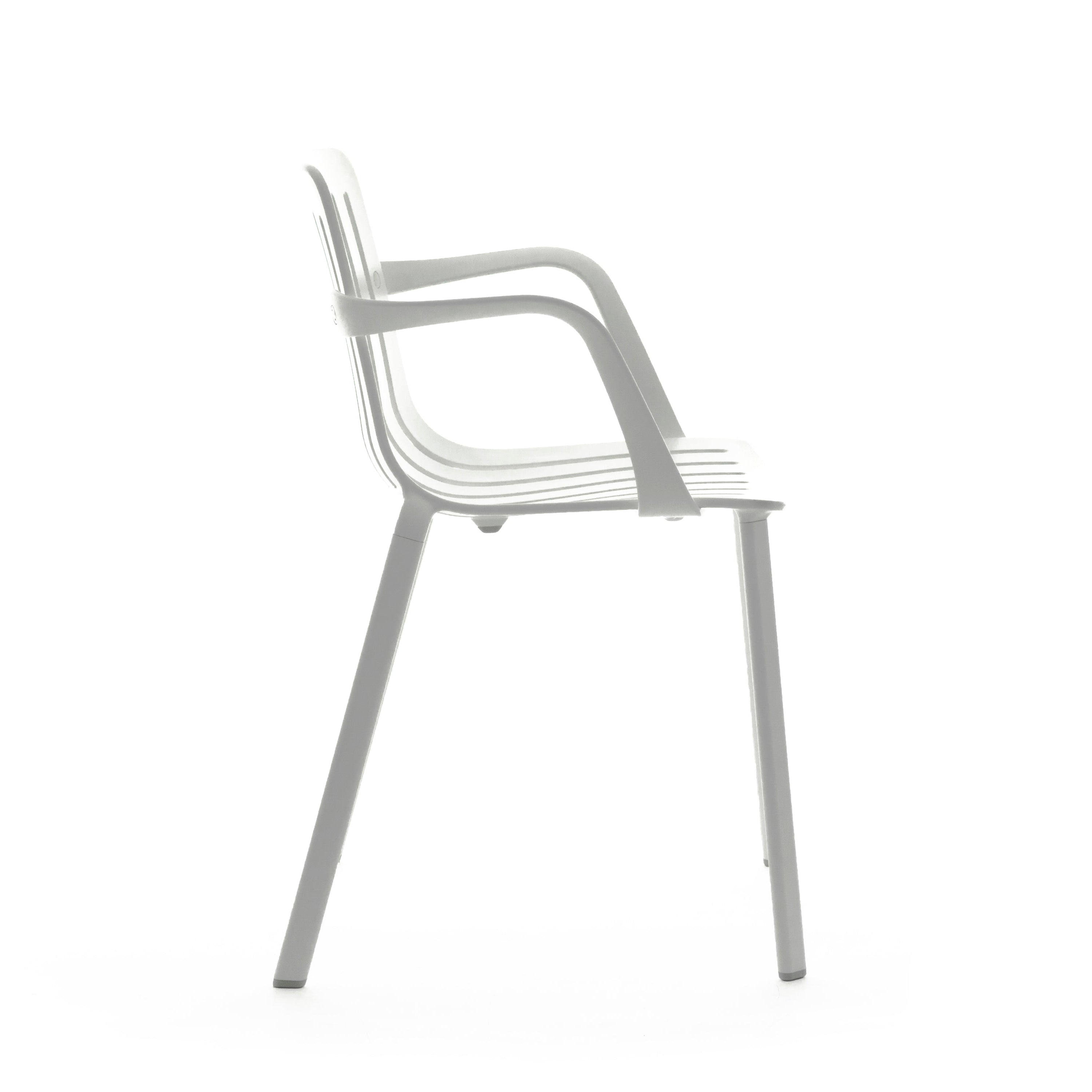 Krzesło zewnętrzne z podłokietnikami PLATO biały Magis Eye on Design