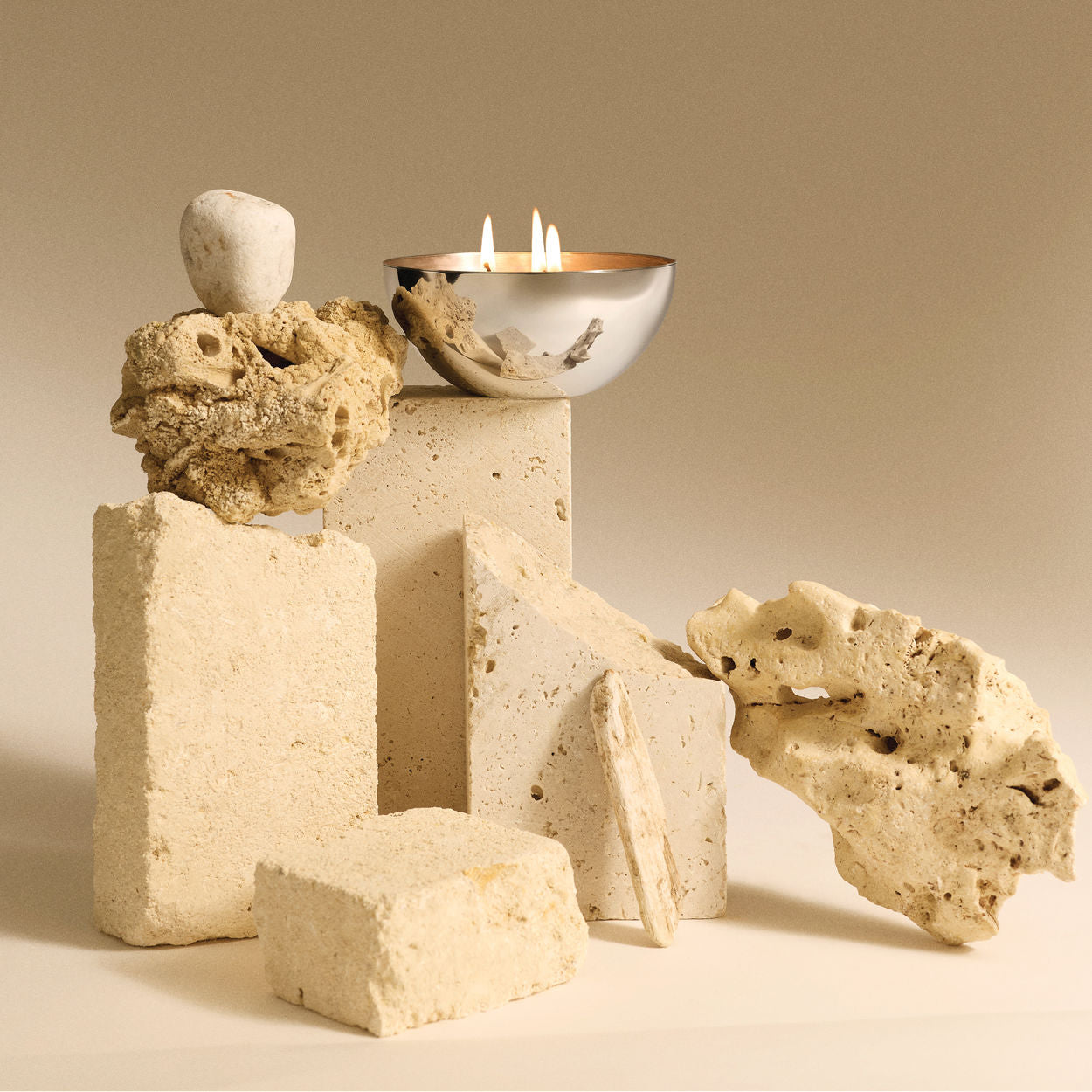 Wkład zapachowy do świecy ROCC - BASALT nuty pieprzu nepalskiego, olejku eterycznego z jałowca i skórki cytryny