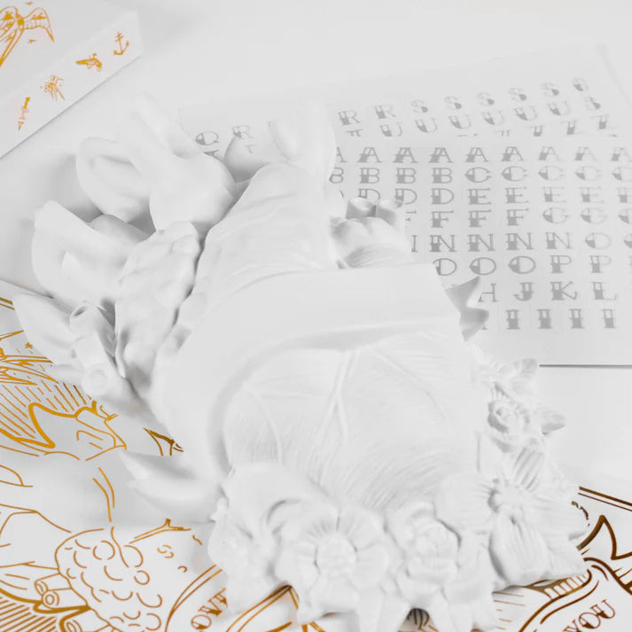 Heilige Liebe in Blüteporzellanvase