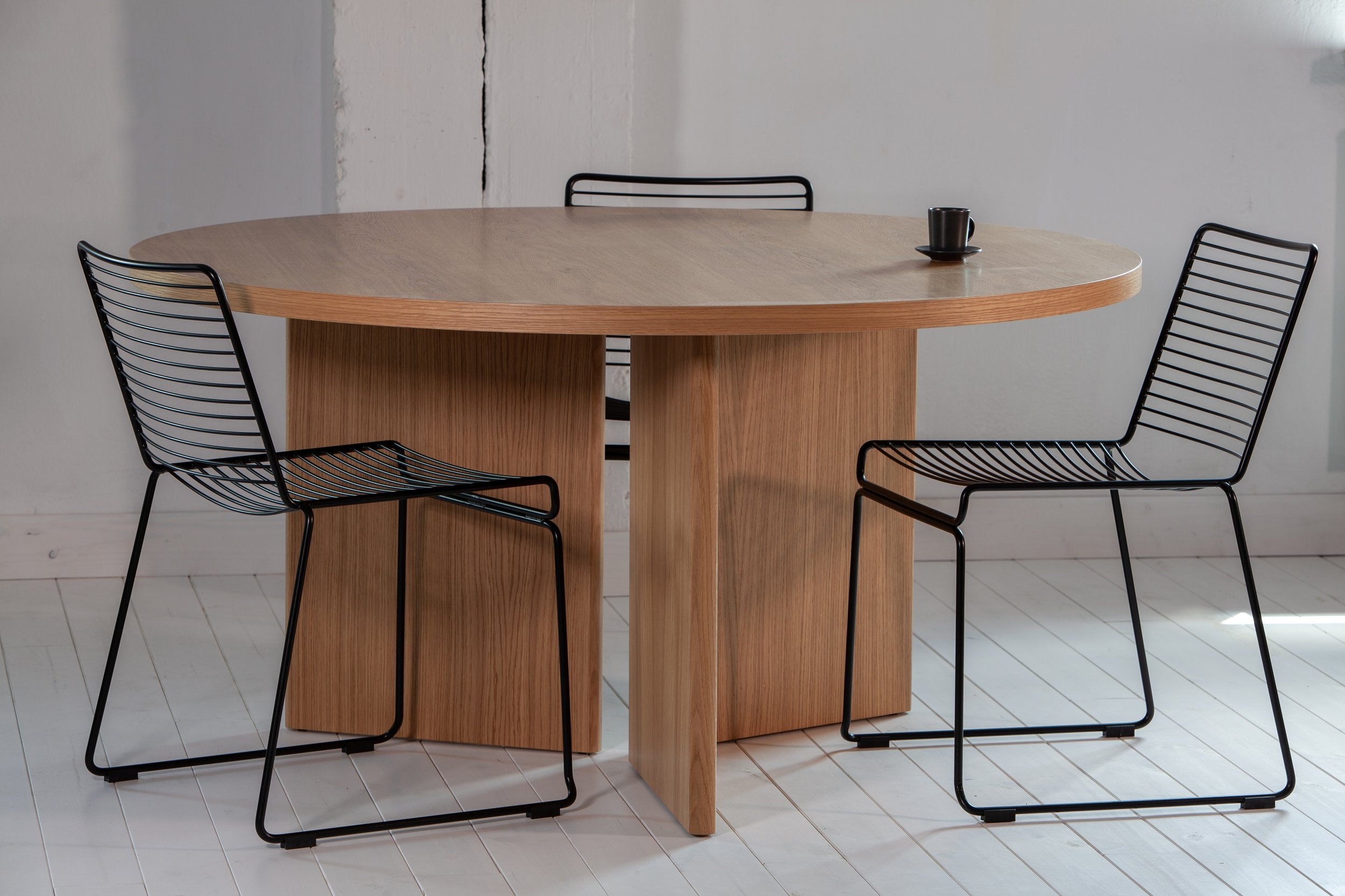 Runder Tisch FAN Eichenfurnier