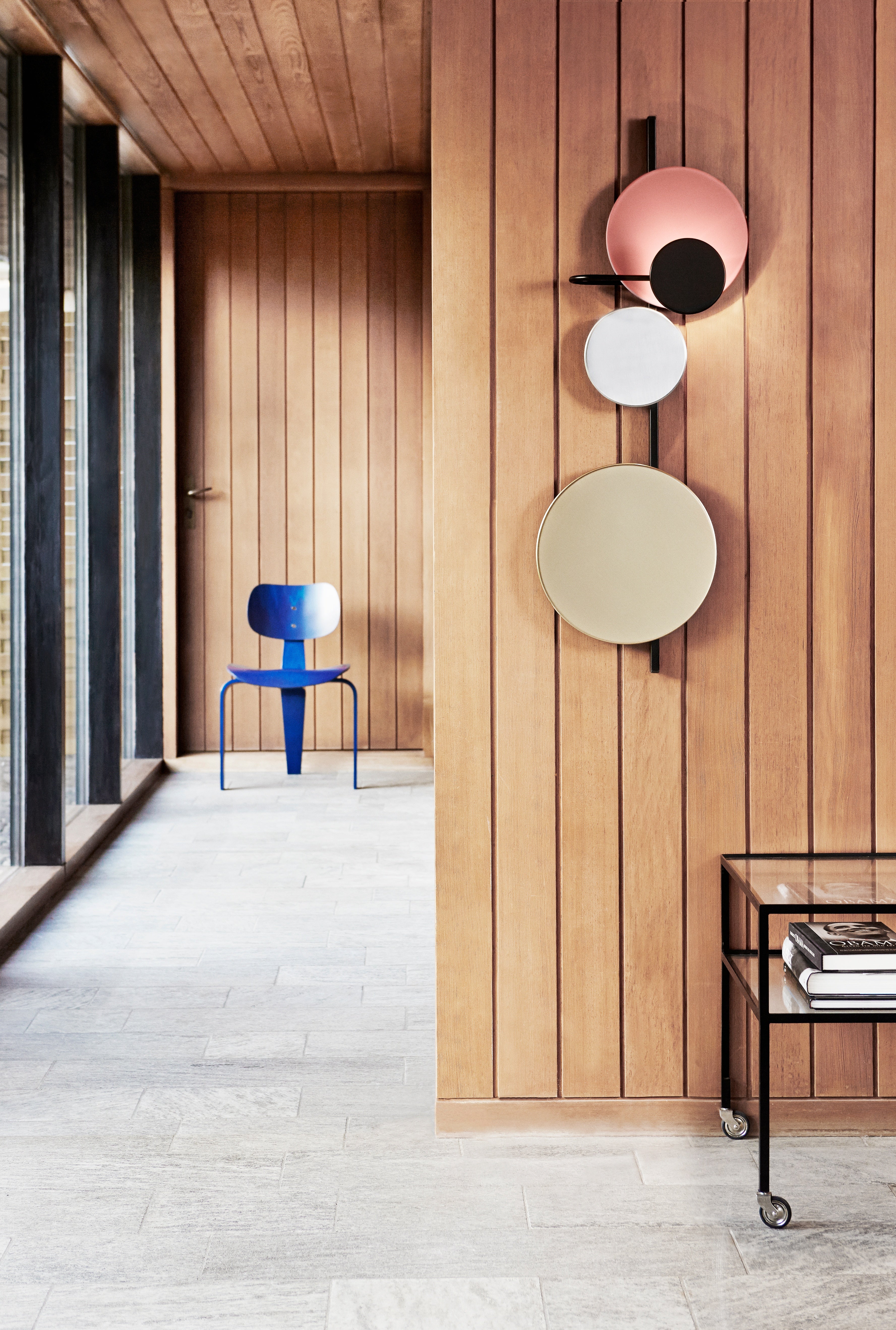 PLANET pink wall lamp