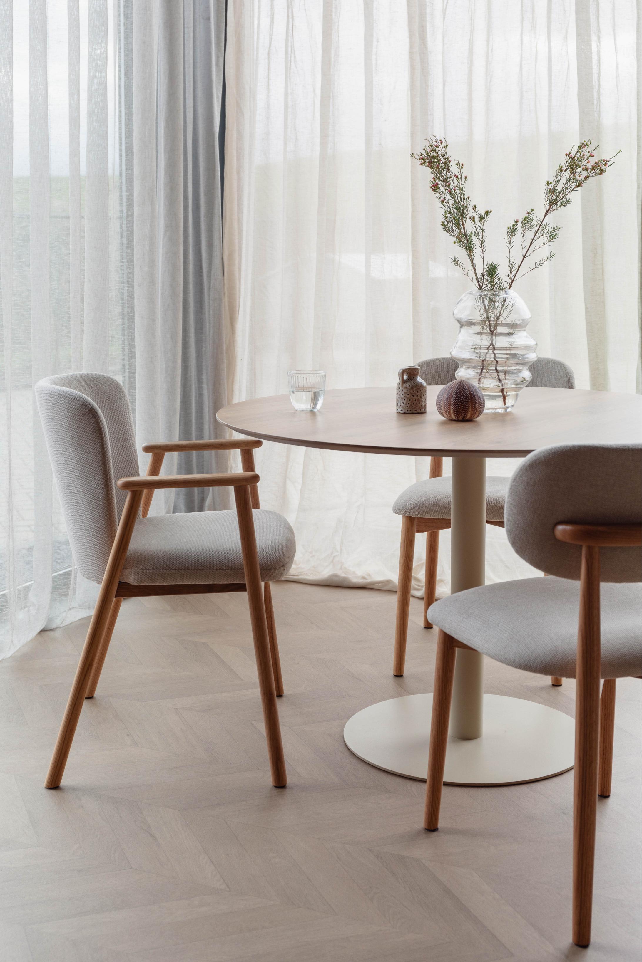 Ronde tafel STEVEN bruin met beige voet