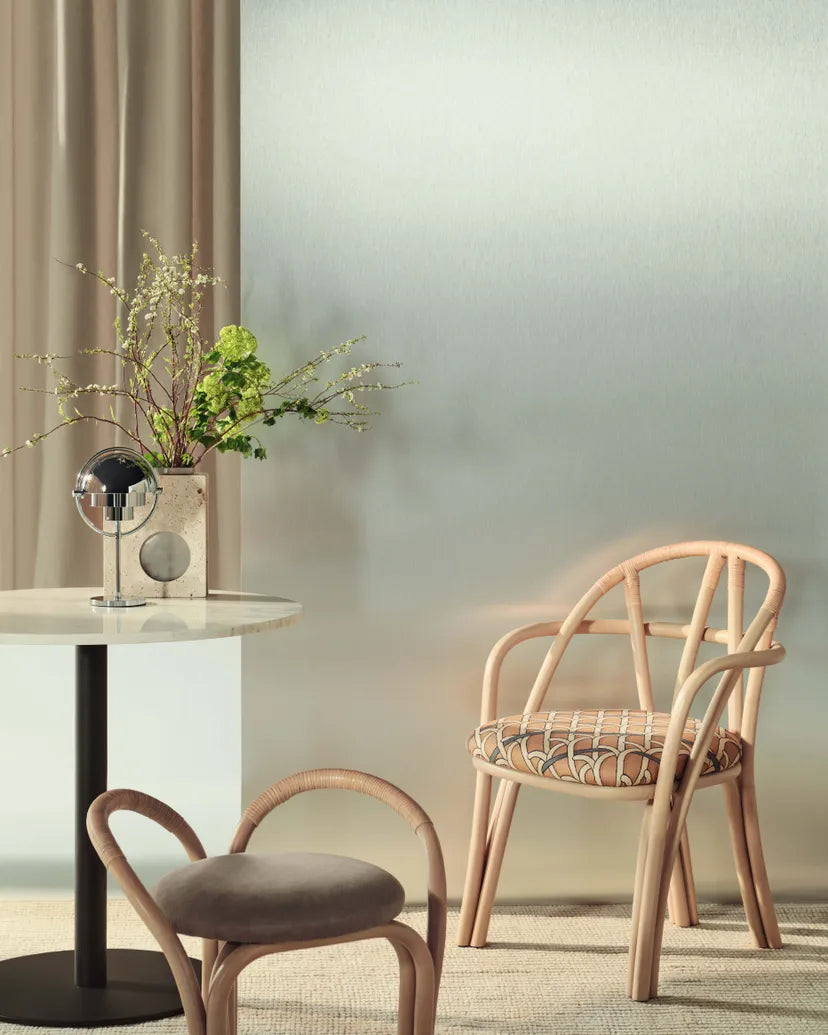 Gestoffeerde BISTRA stoel met rieten basis