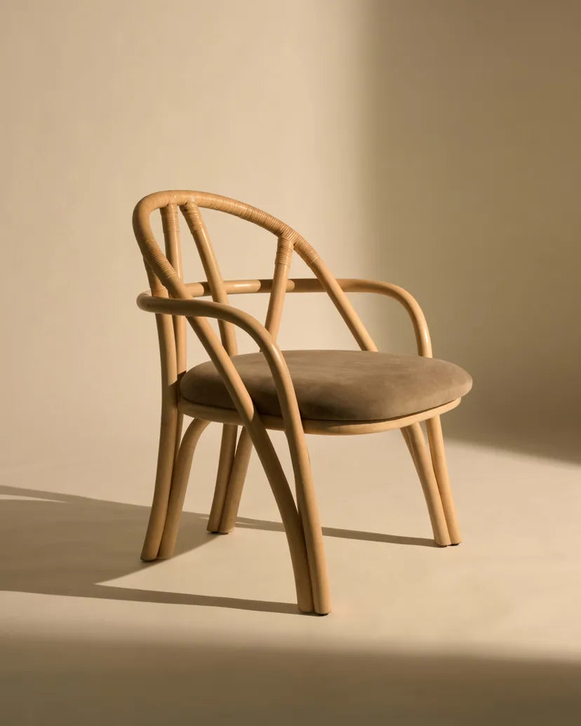 BISTRA fauteuil gestoffeerd met een rieten basis