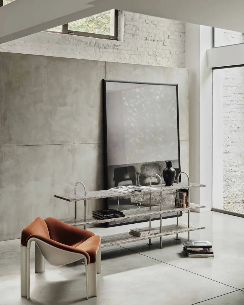 KAST KEEN donker essen hout met zwarte messing frame