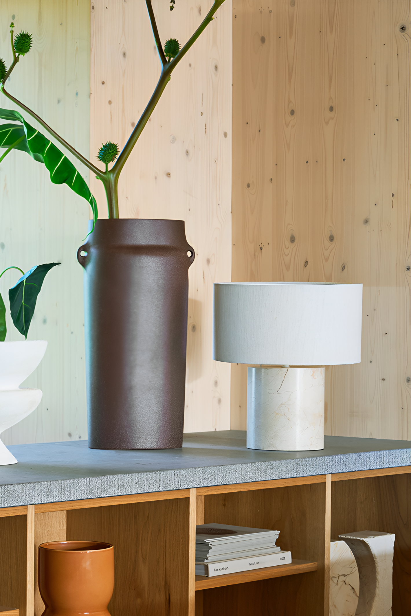 Tafellamp TYRA met marmeren voet en linnen kap