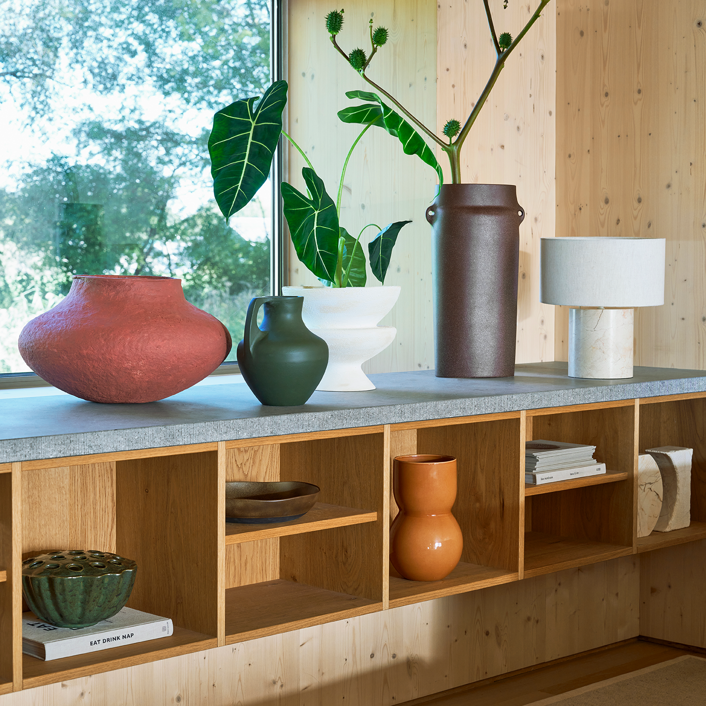 Tafellamp TYRA met marmeren voet en linnen kap