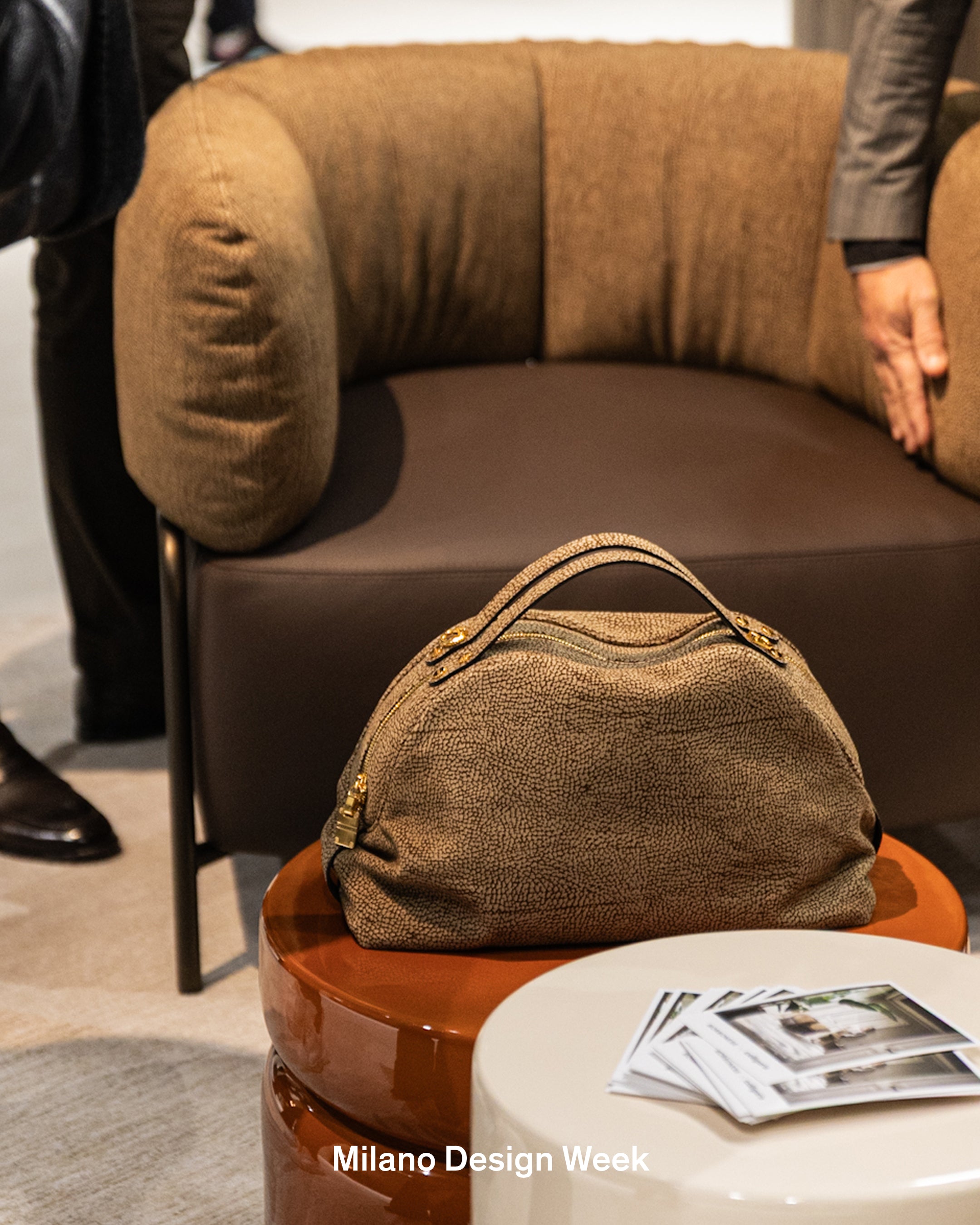 Armchair QUADROTTA brown base