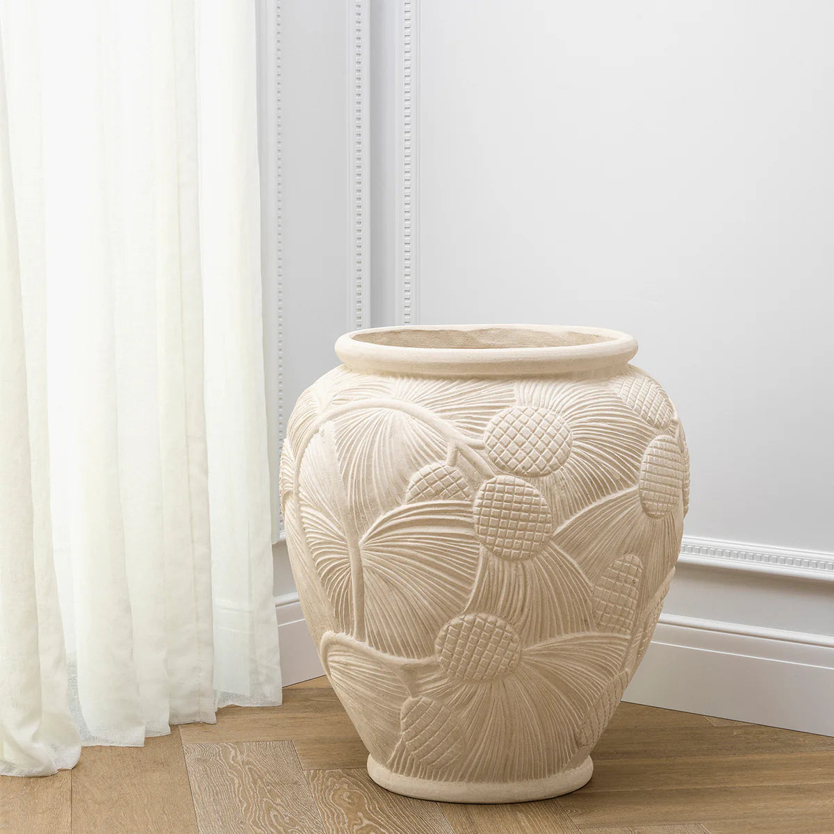YASMINE Cream Outdoor Planter