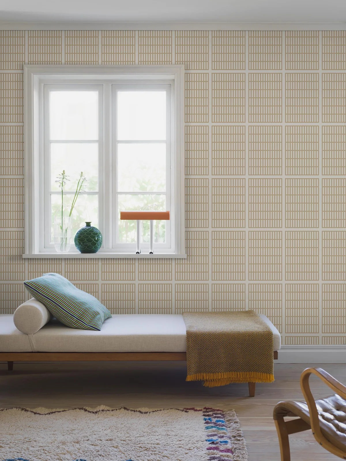 Tapete mit geometrischem Muster ALVAR AALTO 14/6 beige mit Weiß