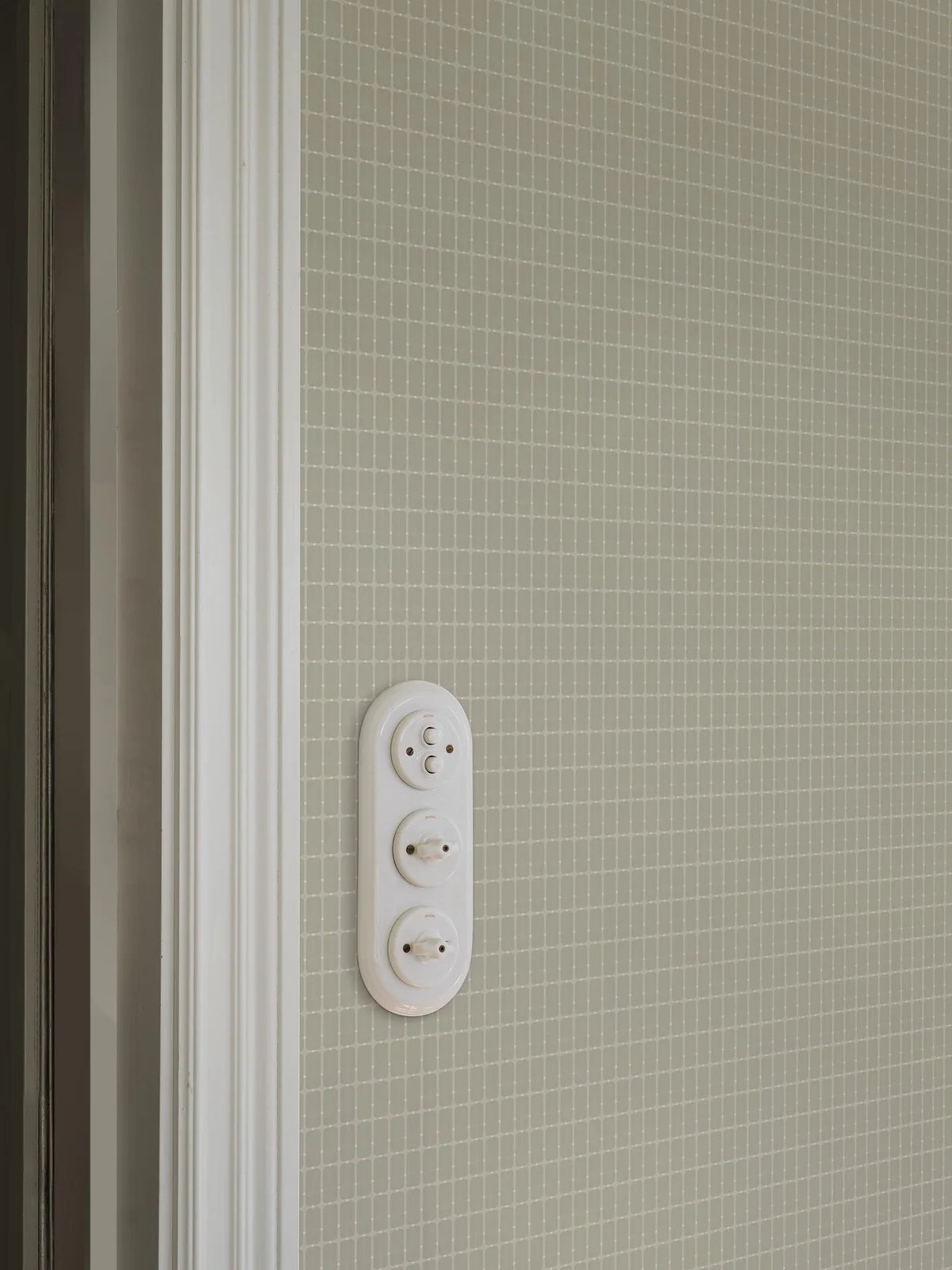 Geometrisch patroon behang in ruit ALVAR AALTO M.I.T groen