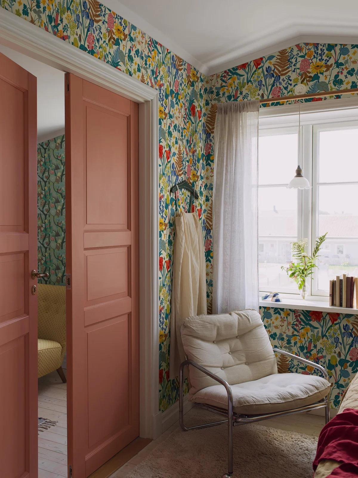 Beige wandtapijt met plantaal motief STUGRABATT in blauw