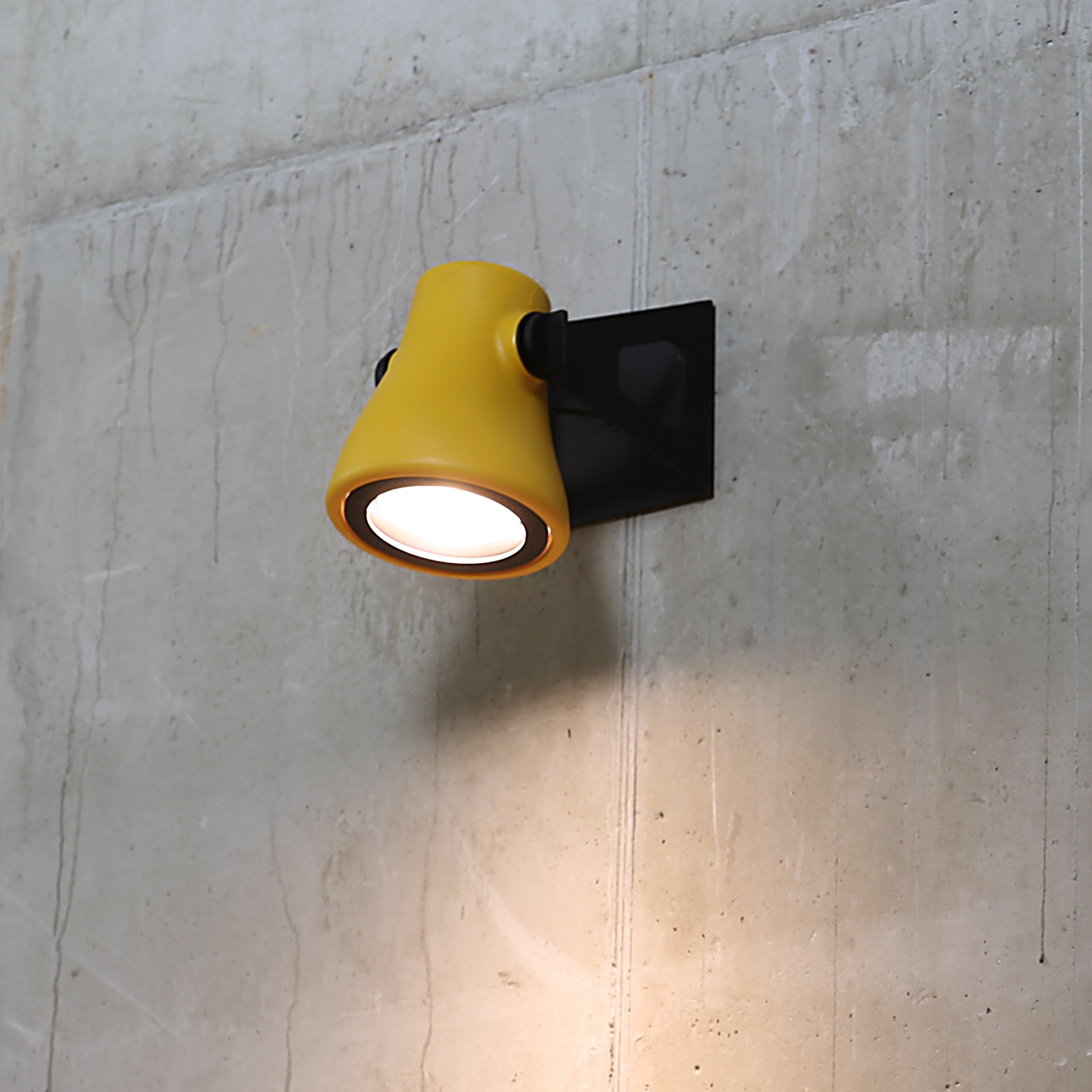 Lampa ścienna zewnętrzna FROG pomarańczowy