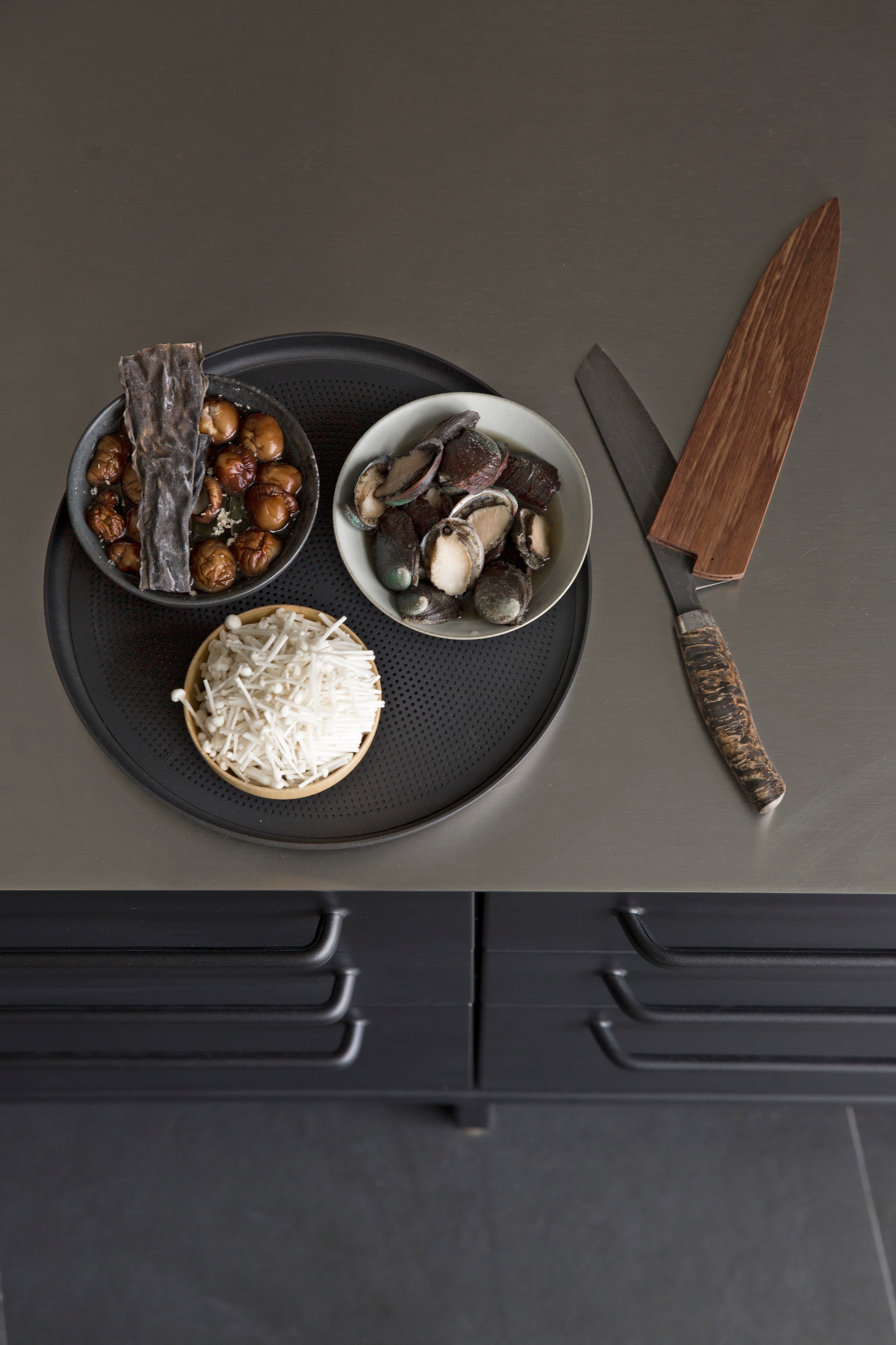 VIPP Black Round Tray