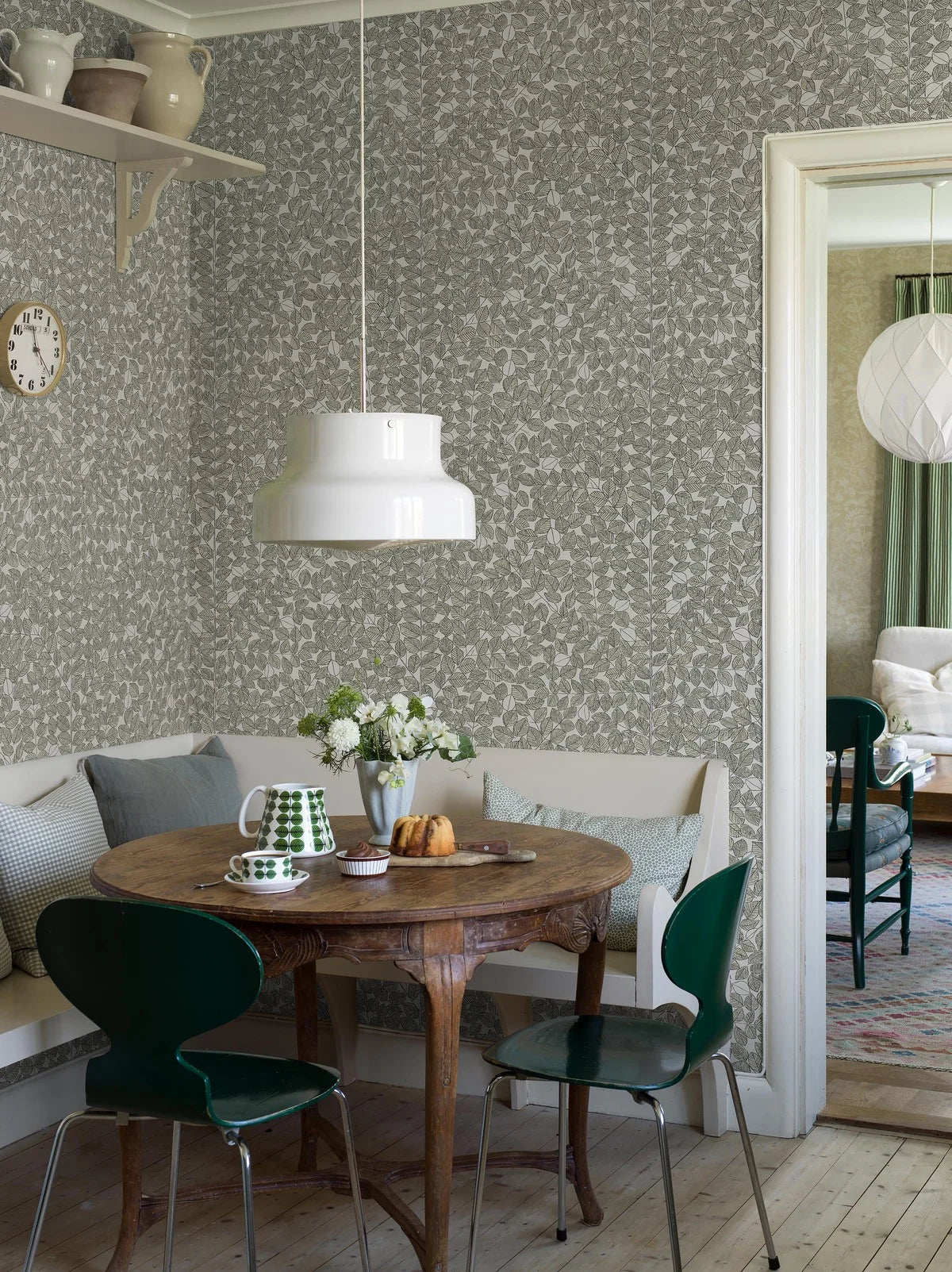 ROMANS Green Leaf Pattern Wallpaper