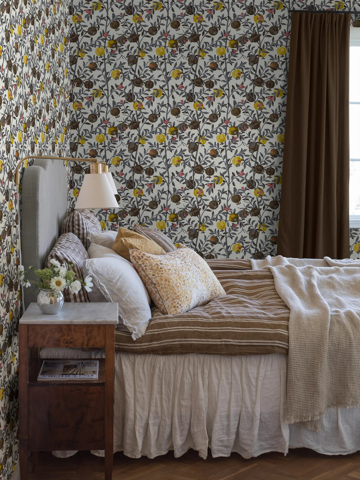 Fruit Pattern Wallpaper GRANATAPPLE White with Brown