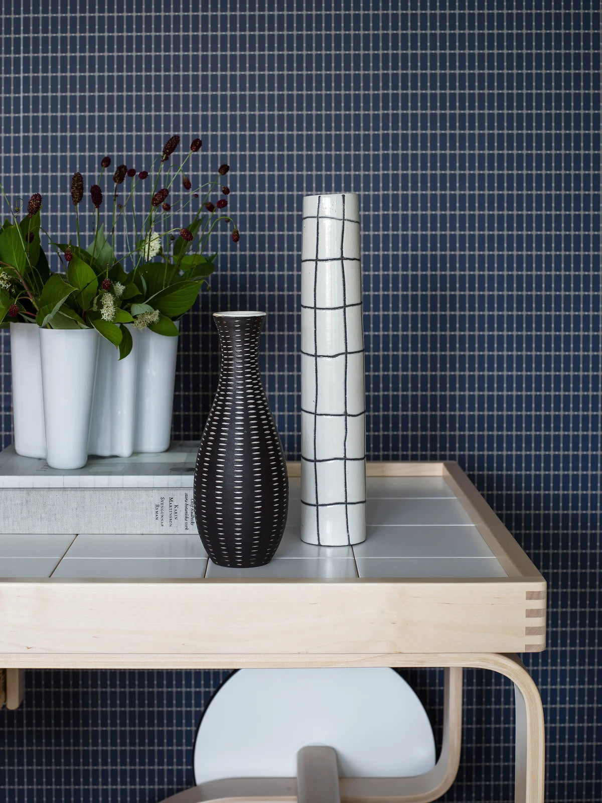 Vlies-Tapete mit Karomuster ALVAR AALTO M.I.T blau