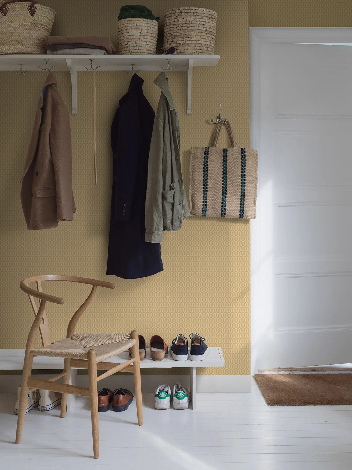 Vlies-Tapete mit geometrischem Muster YPSILON gelb