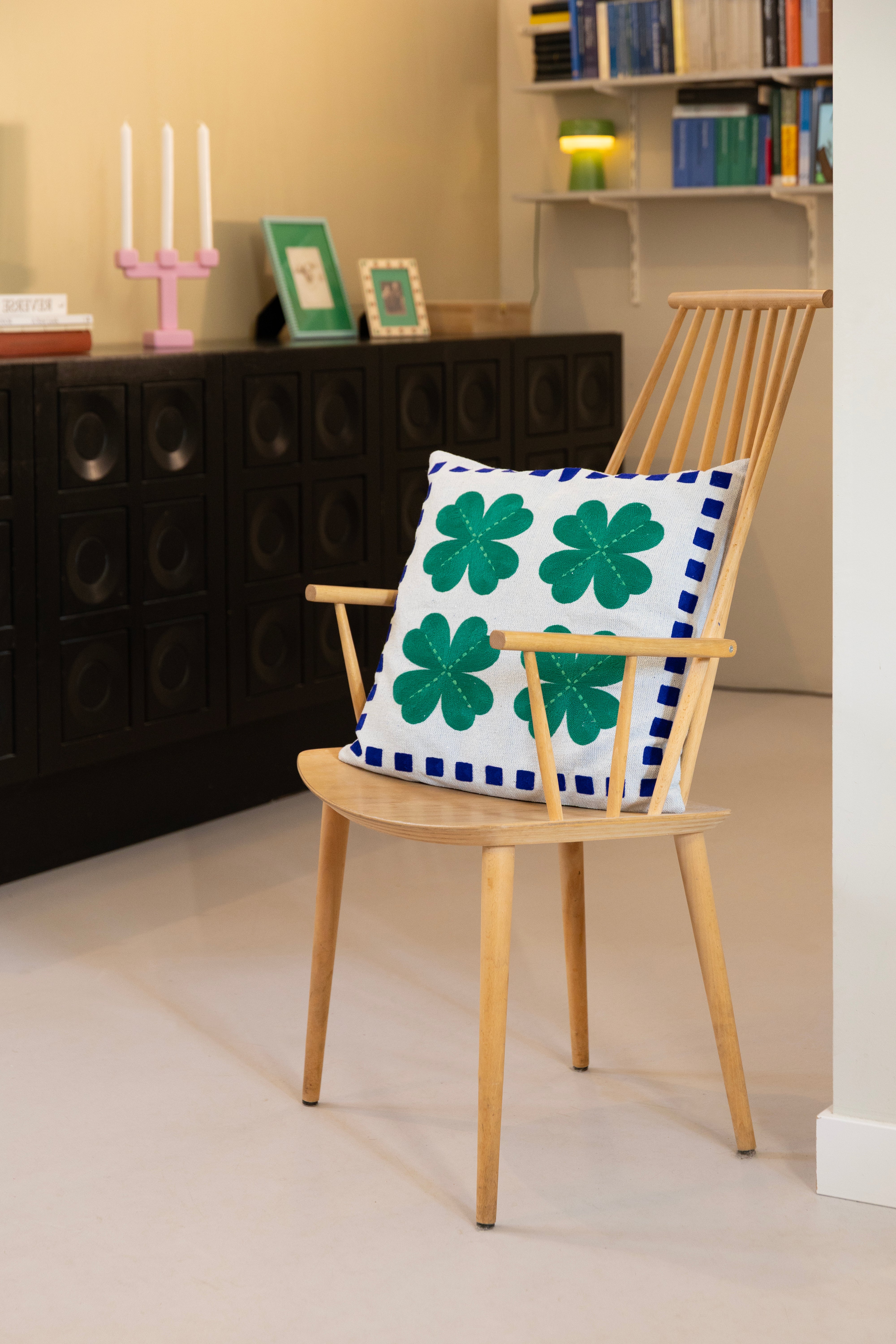 CLOVER cushion cover white with green and blue