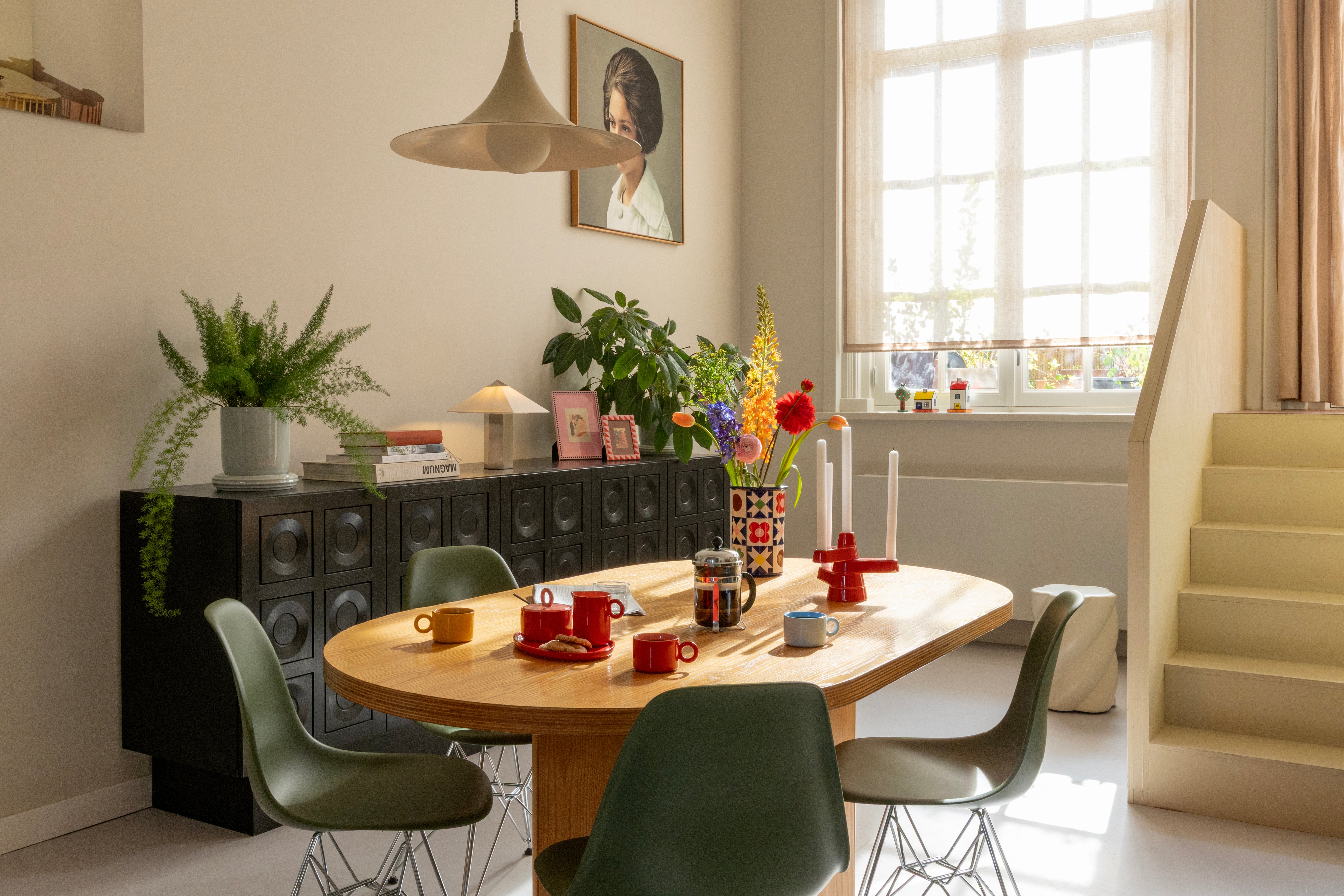 PHIRA silver table lamp with linen shade