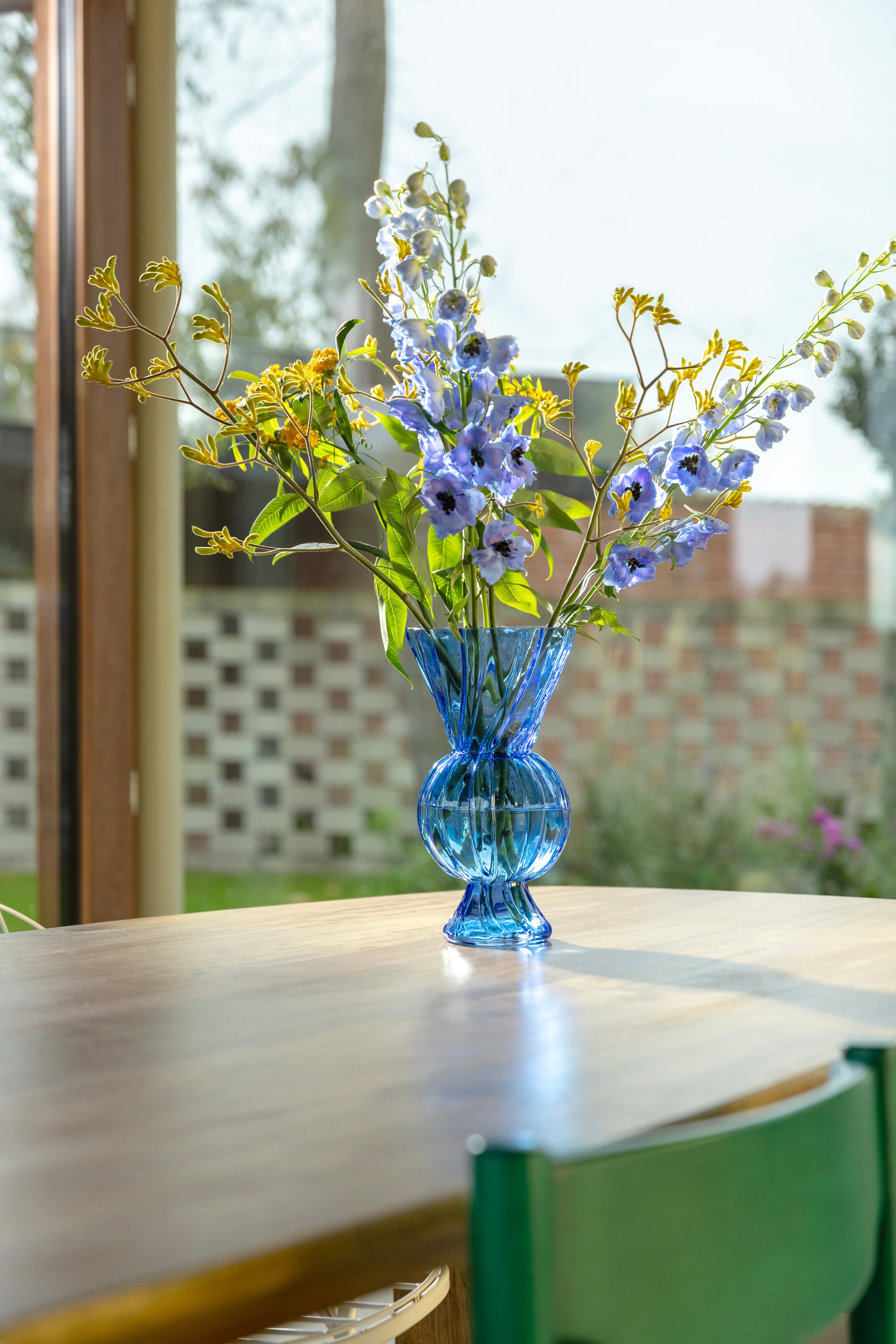 Rhombische vaas blauwe glas