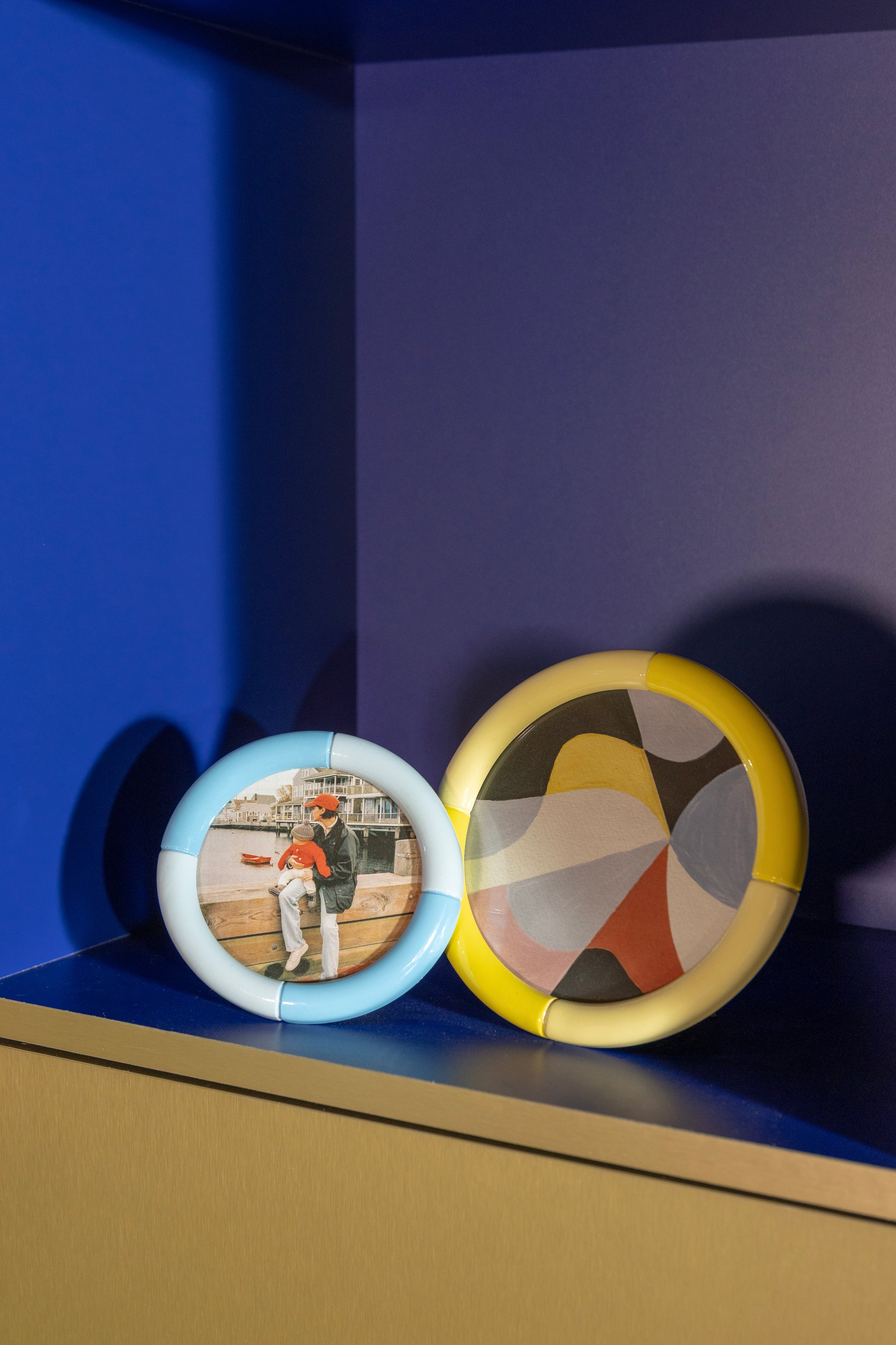 RIFT ROUND photo frame yellow