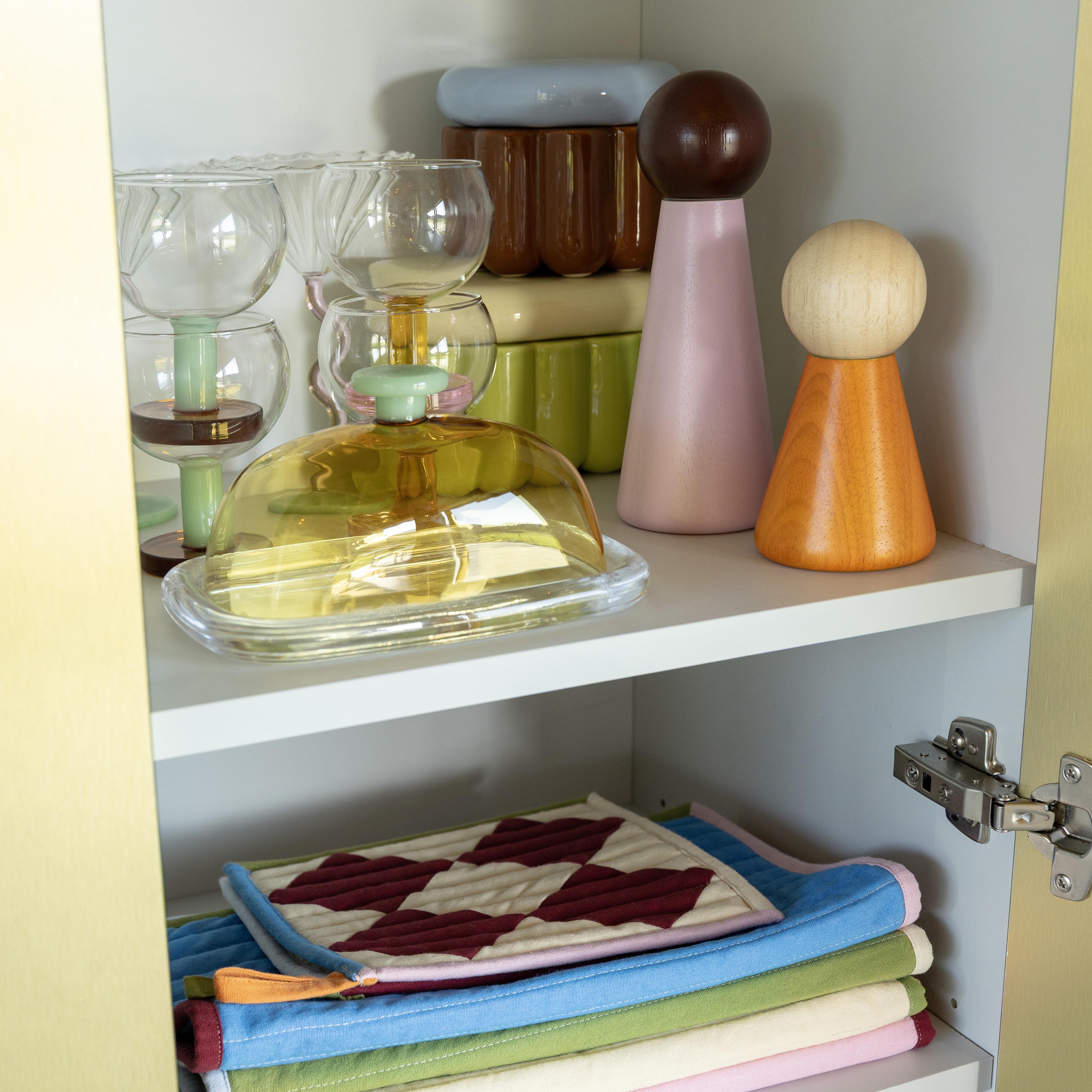 STITCH CHECK kitchen mitt in burgundy with beige and orange