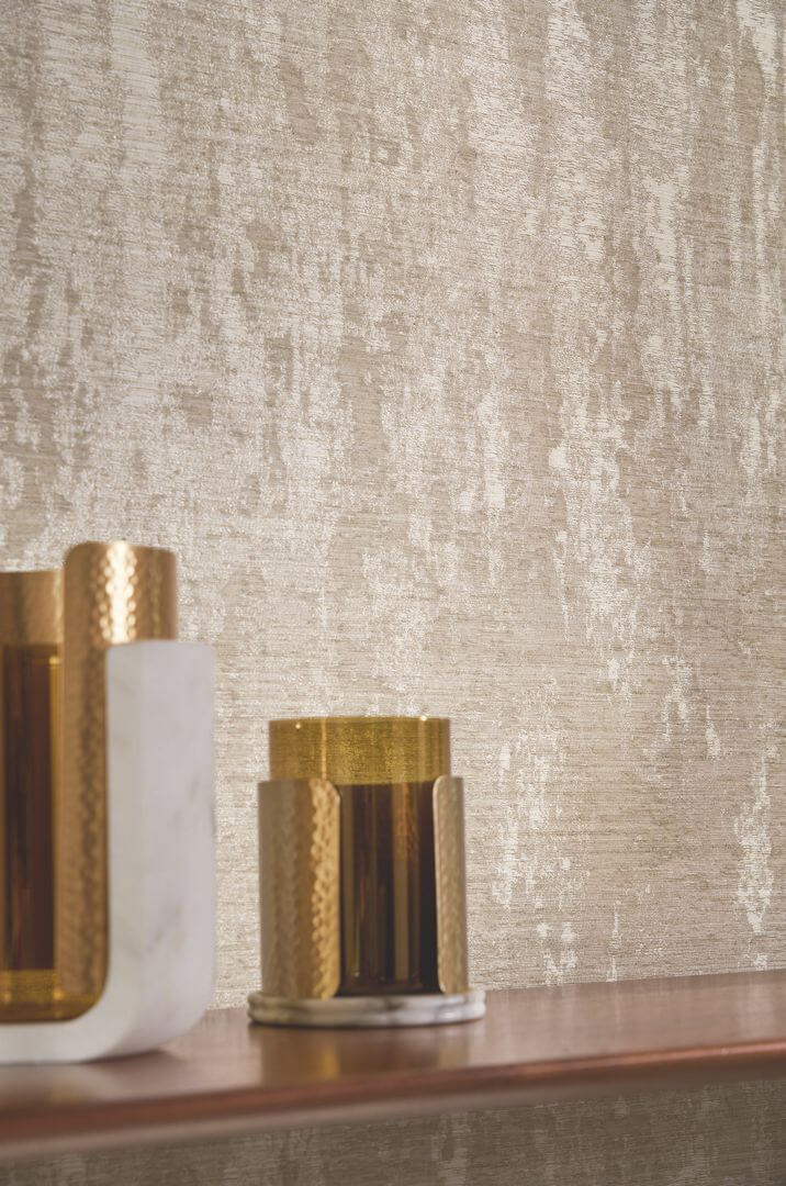 Muurschildering textiel imiterend een verouderde muur ORCIA - GRÈGE beige met grijs