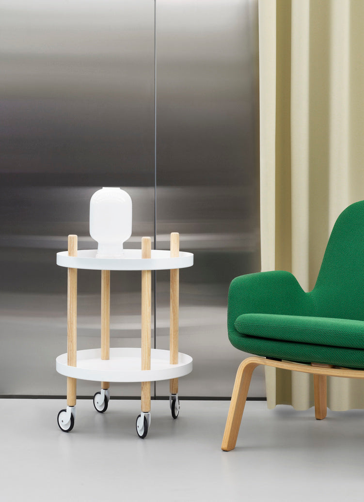 Witte ronde BLOCK trolley met essen poten