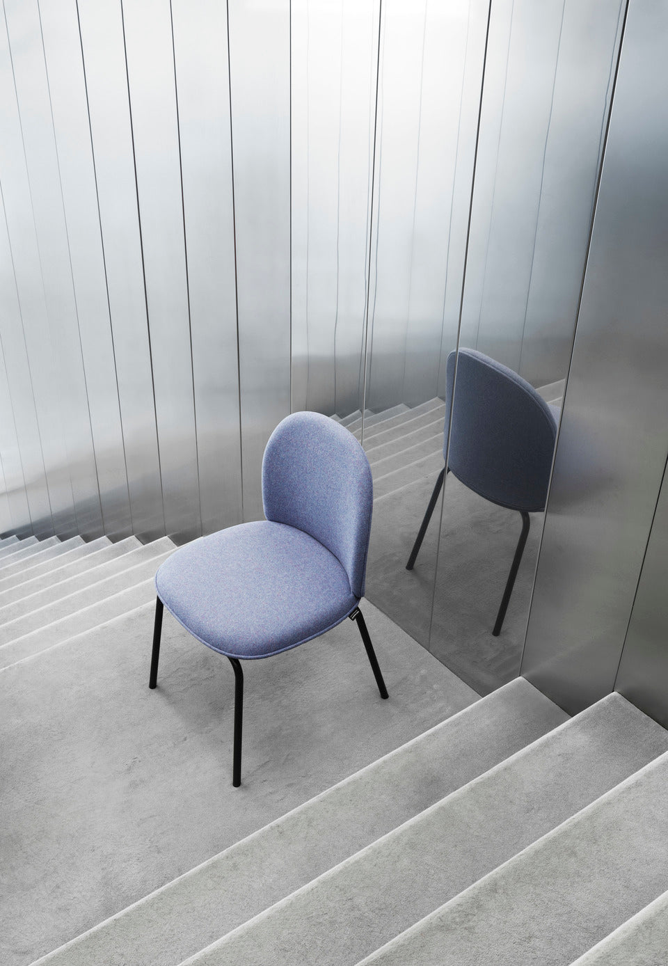 Ace chair black base